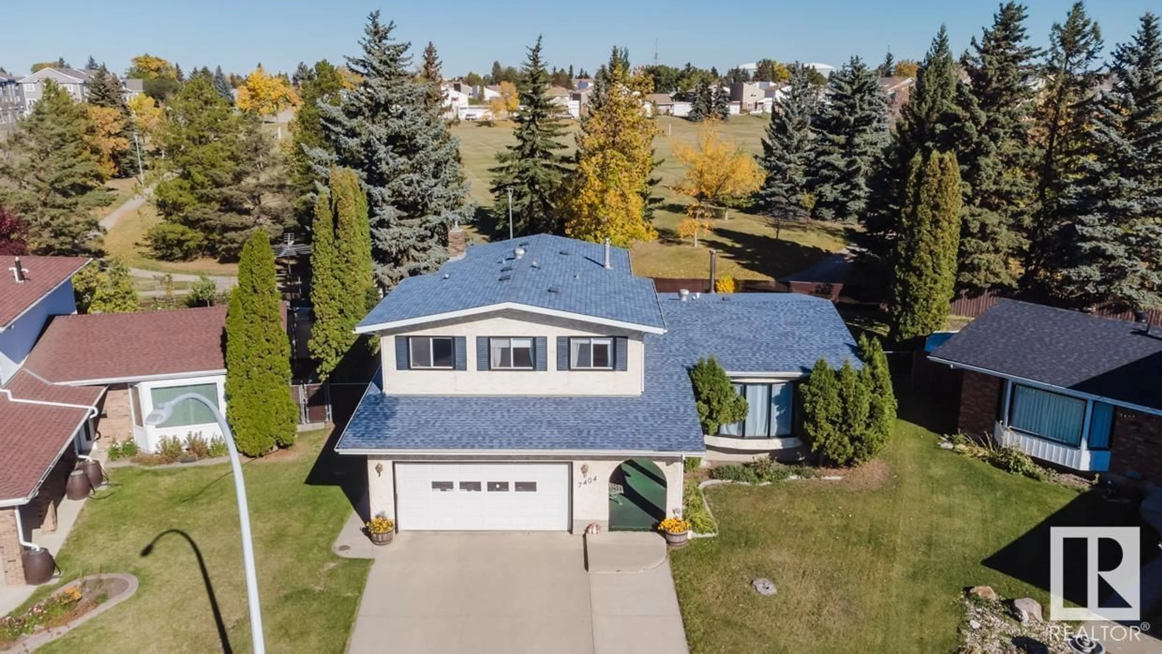 A pic from outside/outdoor area/front of a property/back of a property/a pic from drone, street for 7404 41 AV, Edmonton Alberta T6K0W6