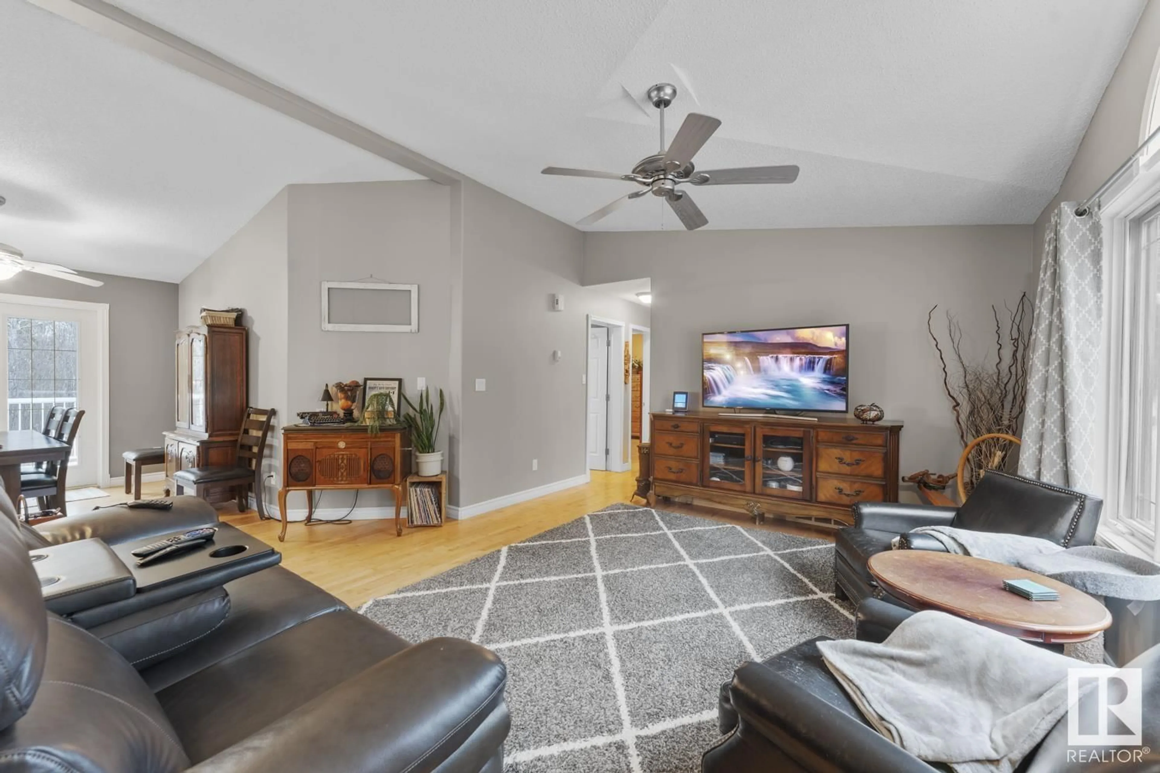 Living room with furniture, unknown for 61307 - 12 RANGE ROAD 470 ROAD, Rural Bonnyville M.D. Alberta T9N2H1