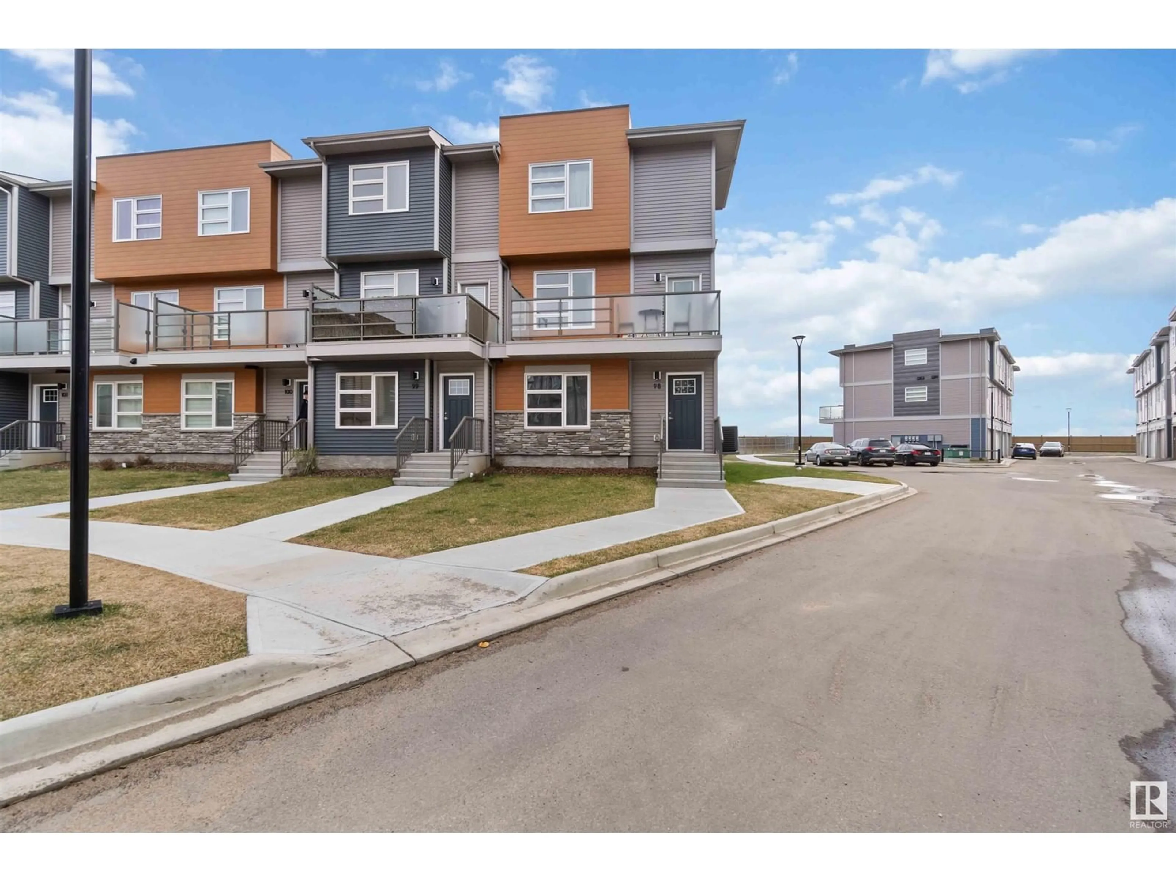 Unknown for NW - 98 17635 58 ST, Edmonton Alberta T5Y4C4
