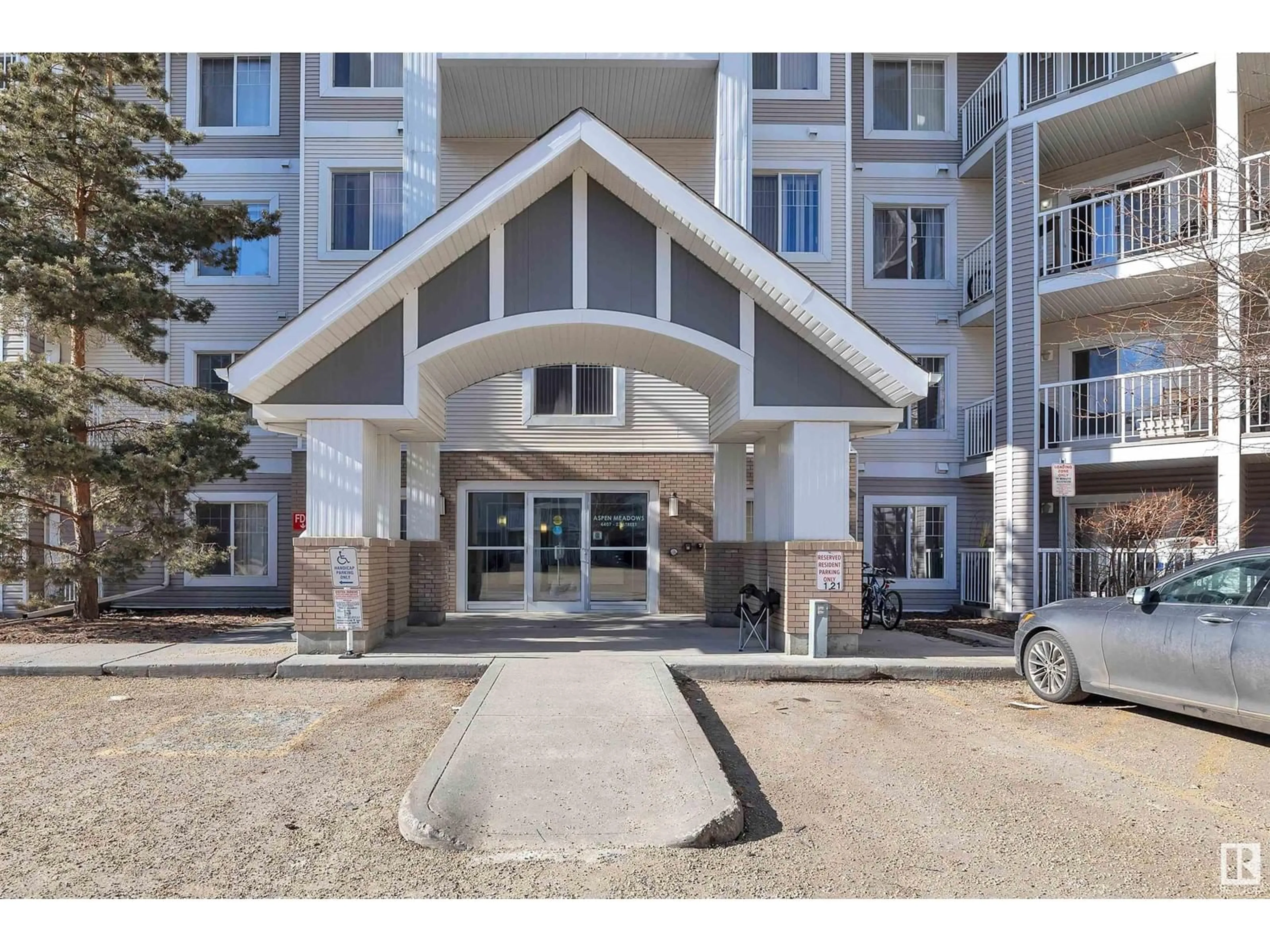 Indoor foyer for #312 - 4407 23 ST, Edmonton Alberta T6T0B6