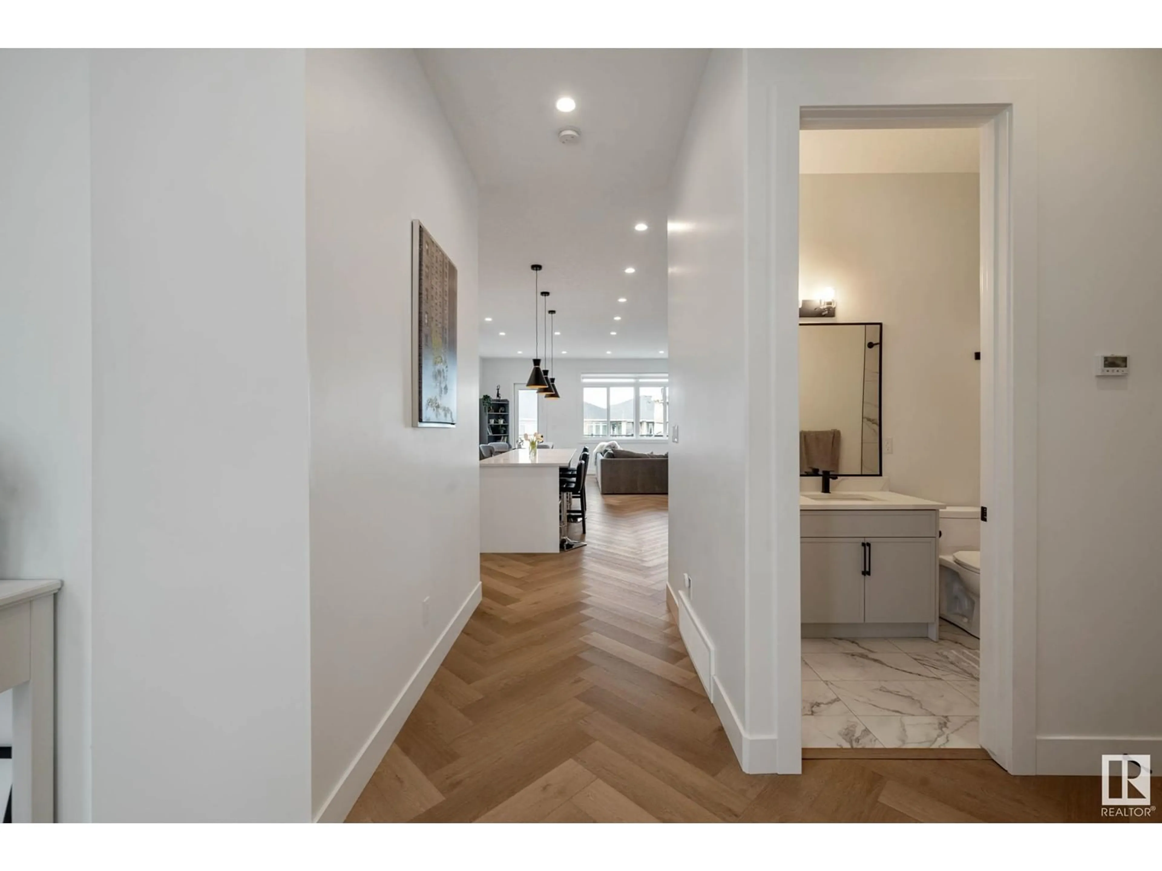 Indoor entryway for 5 HOLT CV, Spruce Grove Alberta T7X2W9