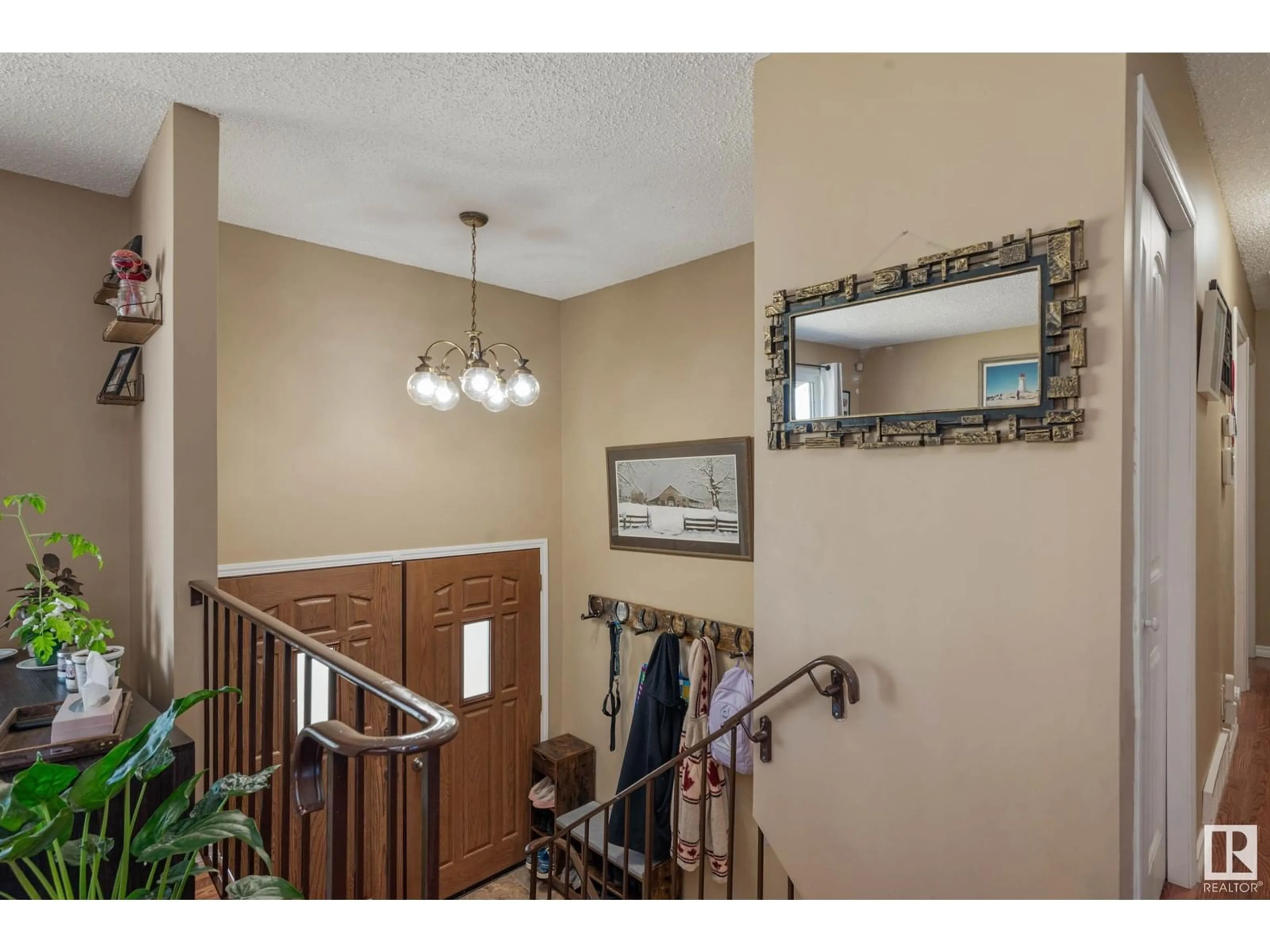 Indoor entryway for 8205 95A AV, Fort Saskatchewan Alberta T8L2W7