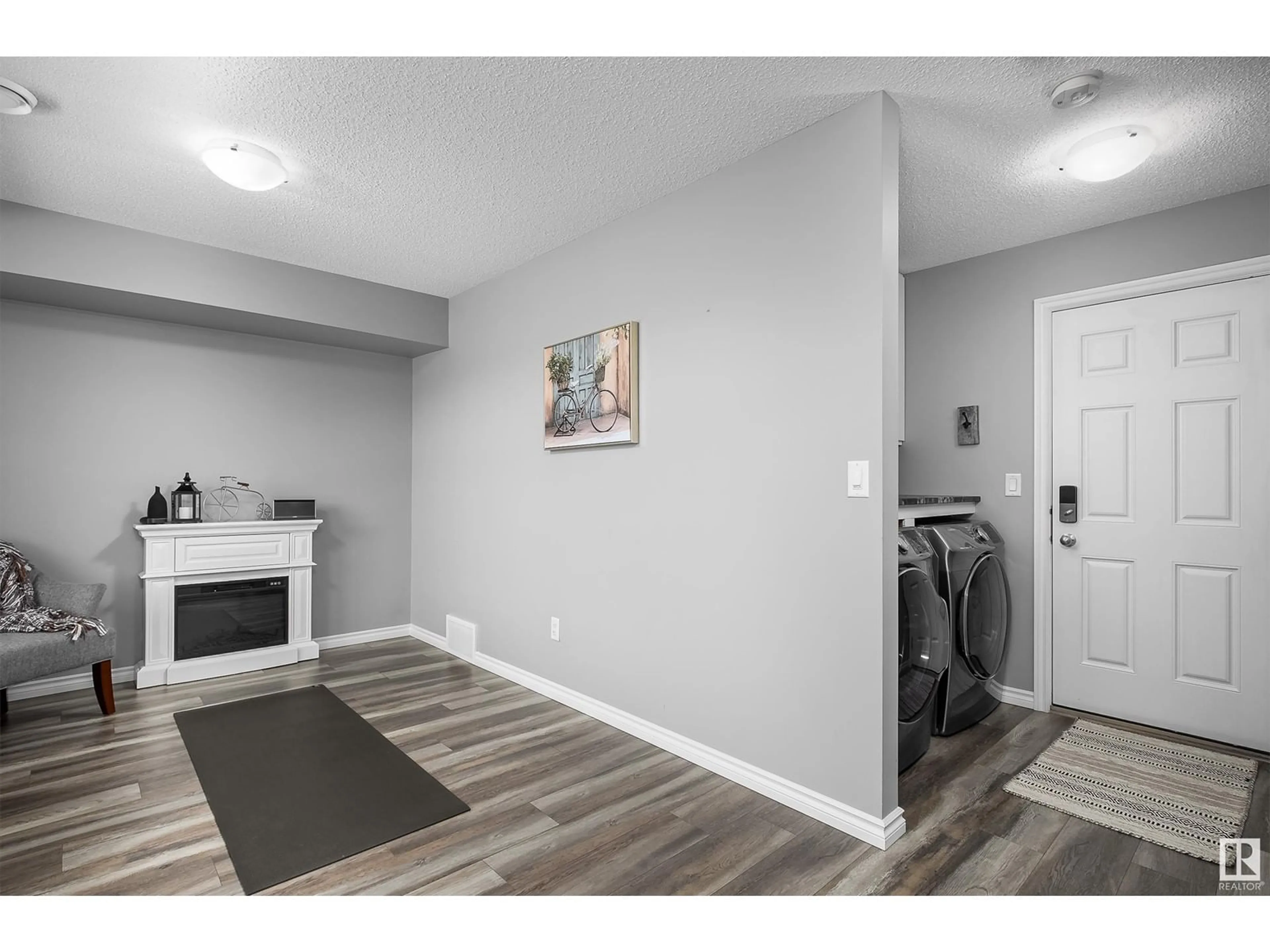 A pic of a room for 48 AUGUSTINE CR, Sherwood Park Alberta T8H0Z8