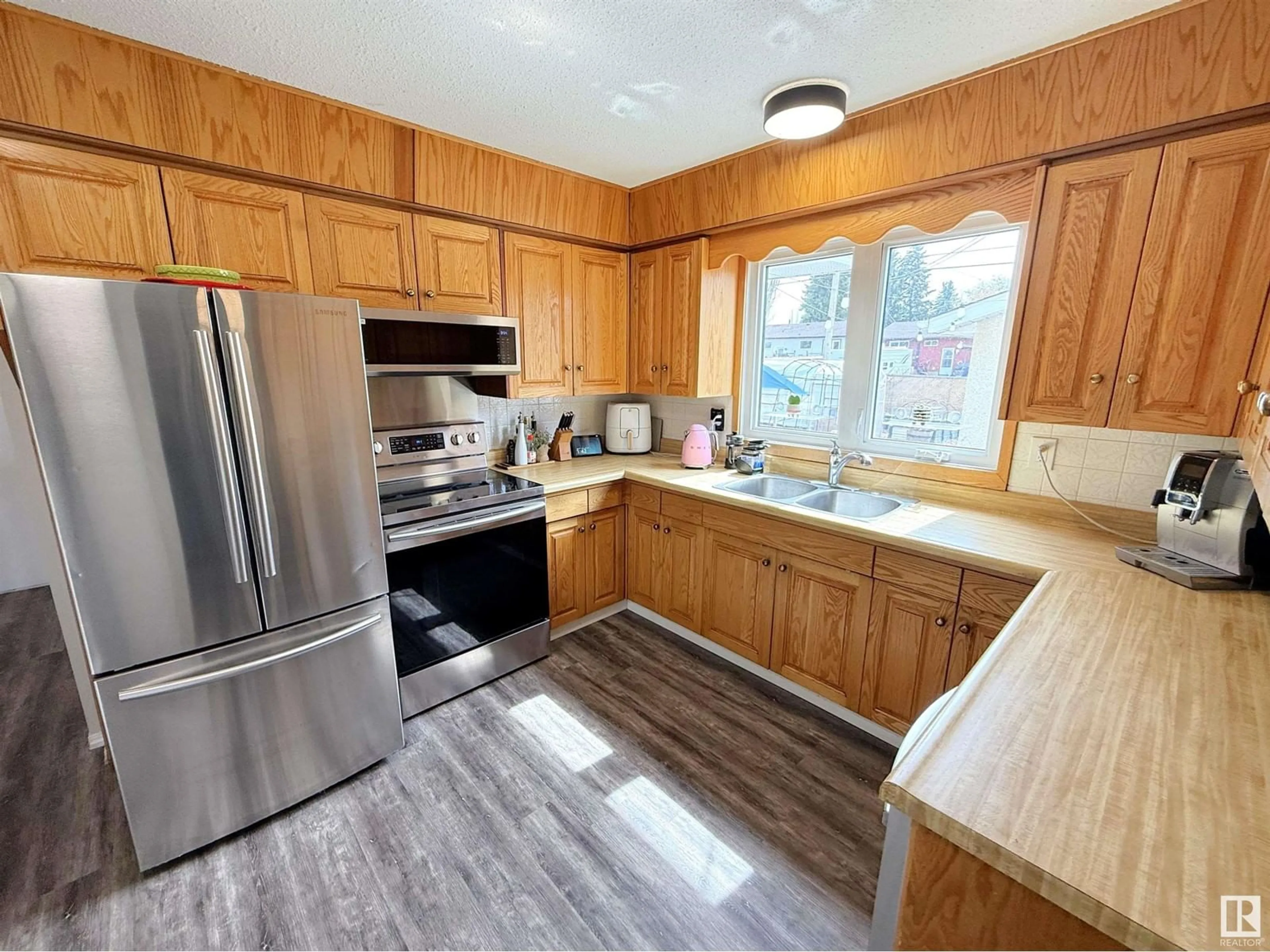 Open concept kitchen, unknown for 26 COLLINGWOOD AV, Spruce Grove Alberta T7X2A7