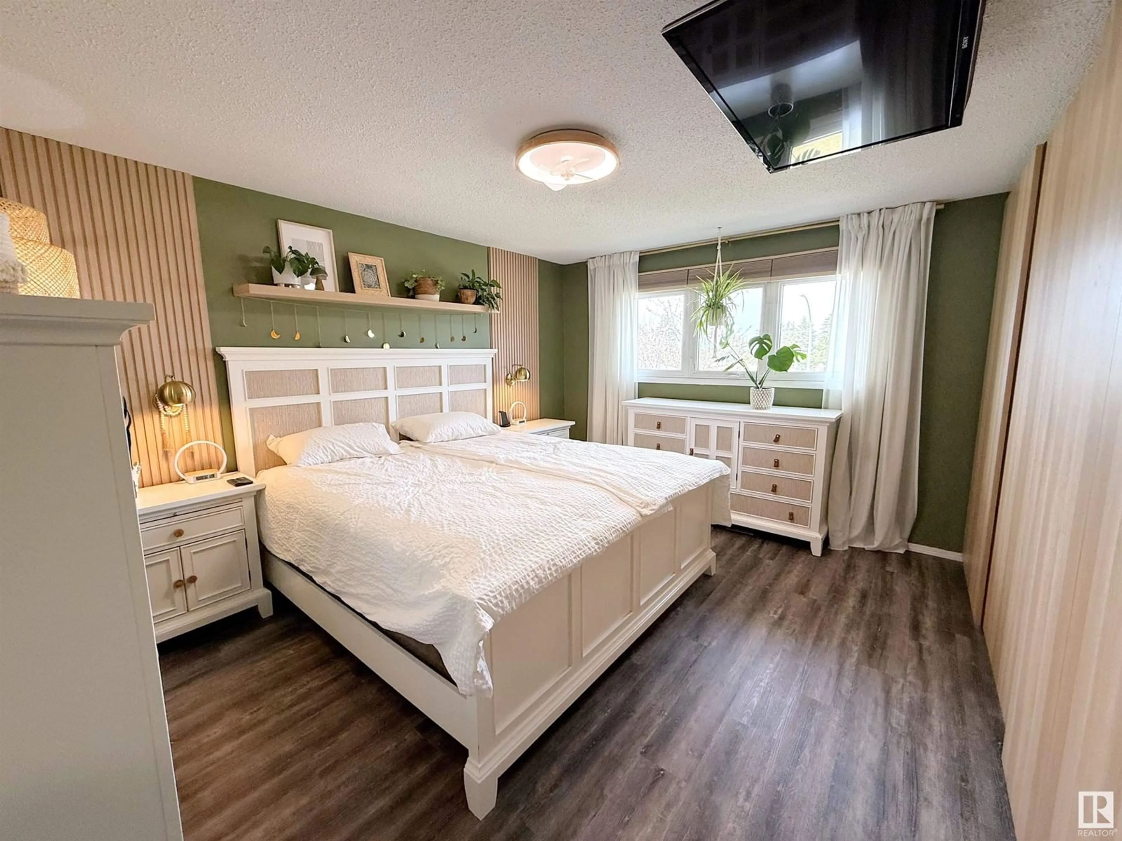 Bedroom with bed, wood/laminate floor for 26 COLLINGWOOD AV, Spruce Grove Alberta T7X2A7