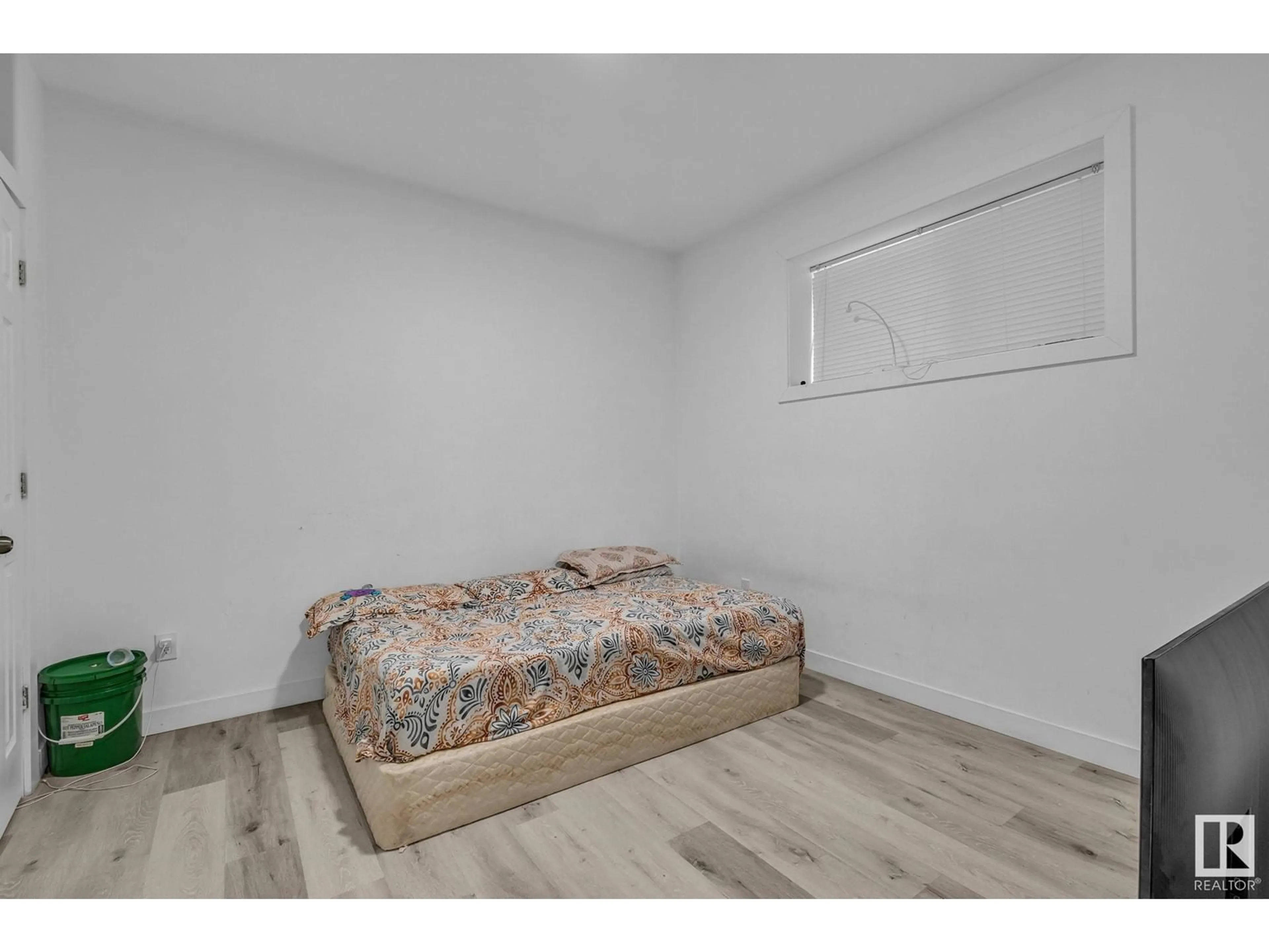 A pic of a room for SW SW - 16207 34 AV, Edmonton Alberta T6W4V7