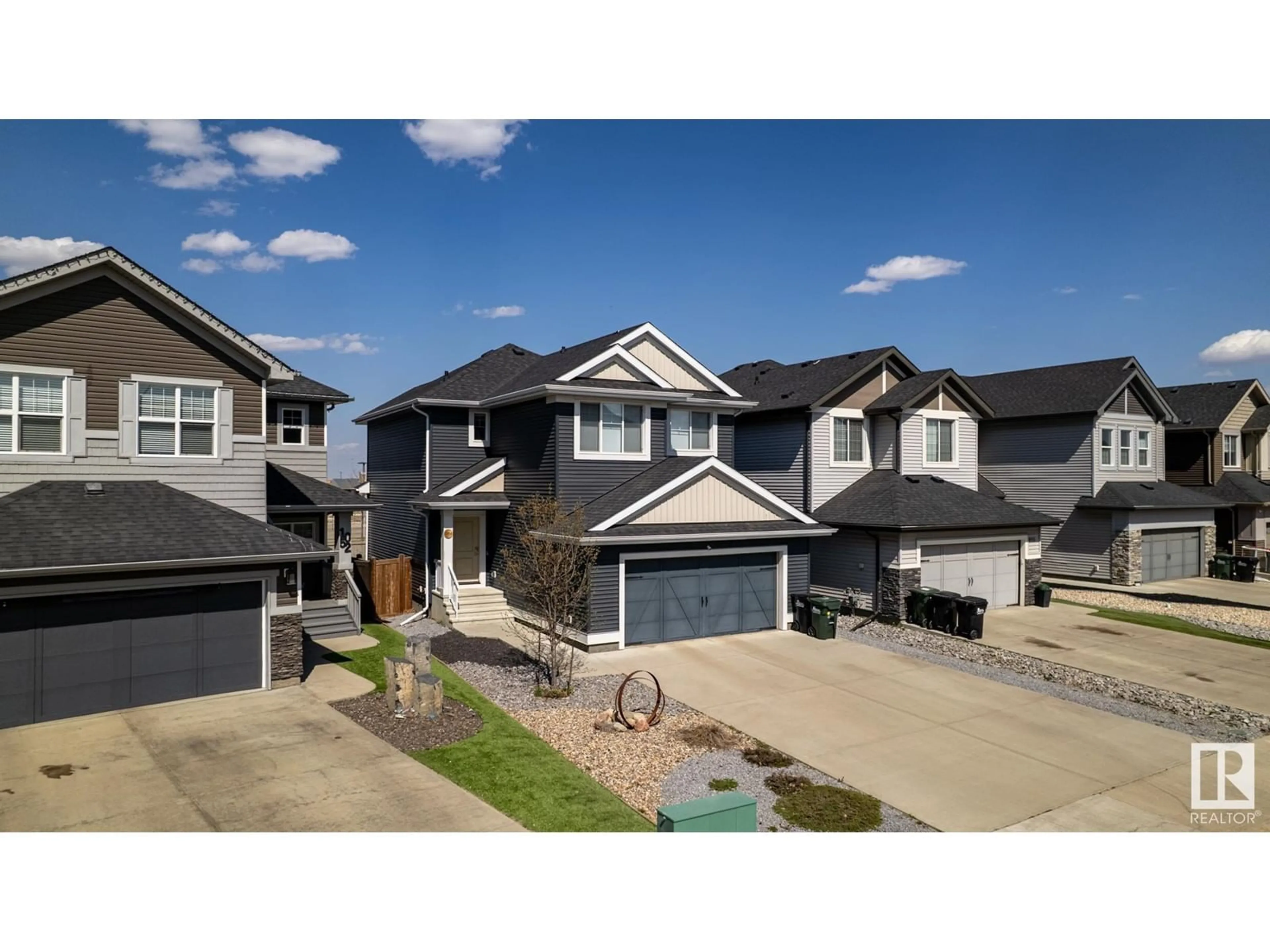 A pic from outside/outdoor area/front of a property/back of a property/a pic from drone, street for 1054 ALLENDALE CR, Sherwood Park Alberta T8H0X7
