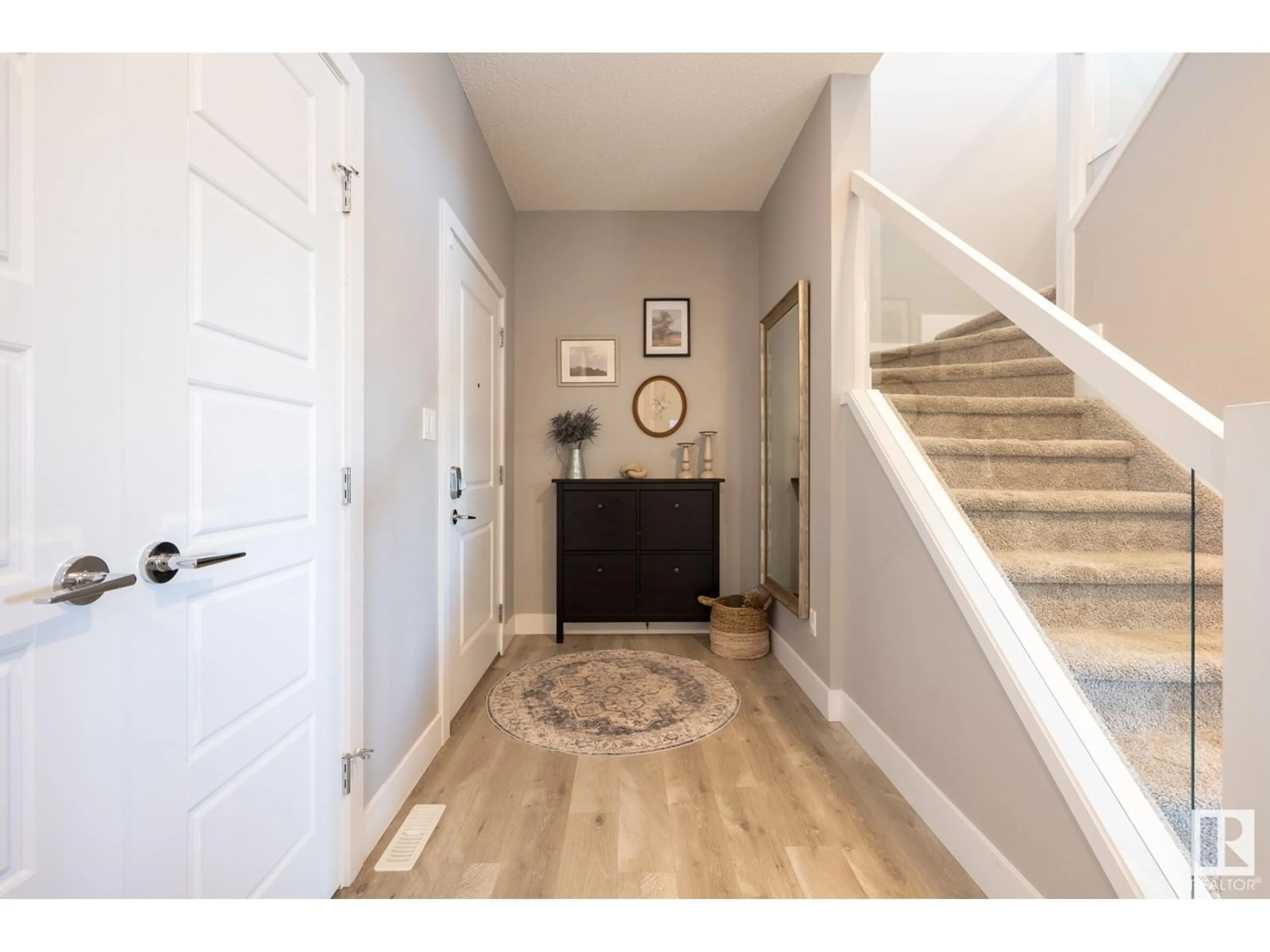 Indoor entryway for 1054 ALLENDALE CR, Sherwood Park Alberta T8H0X7