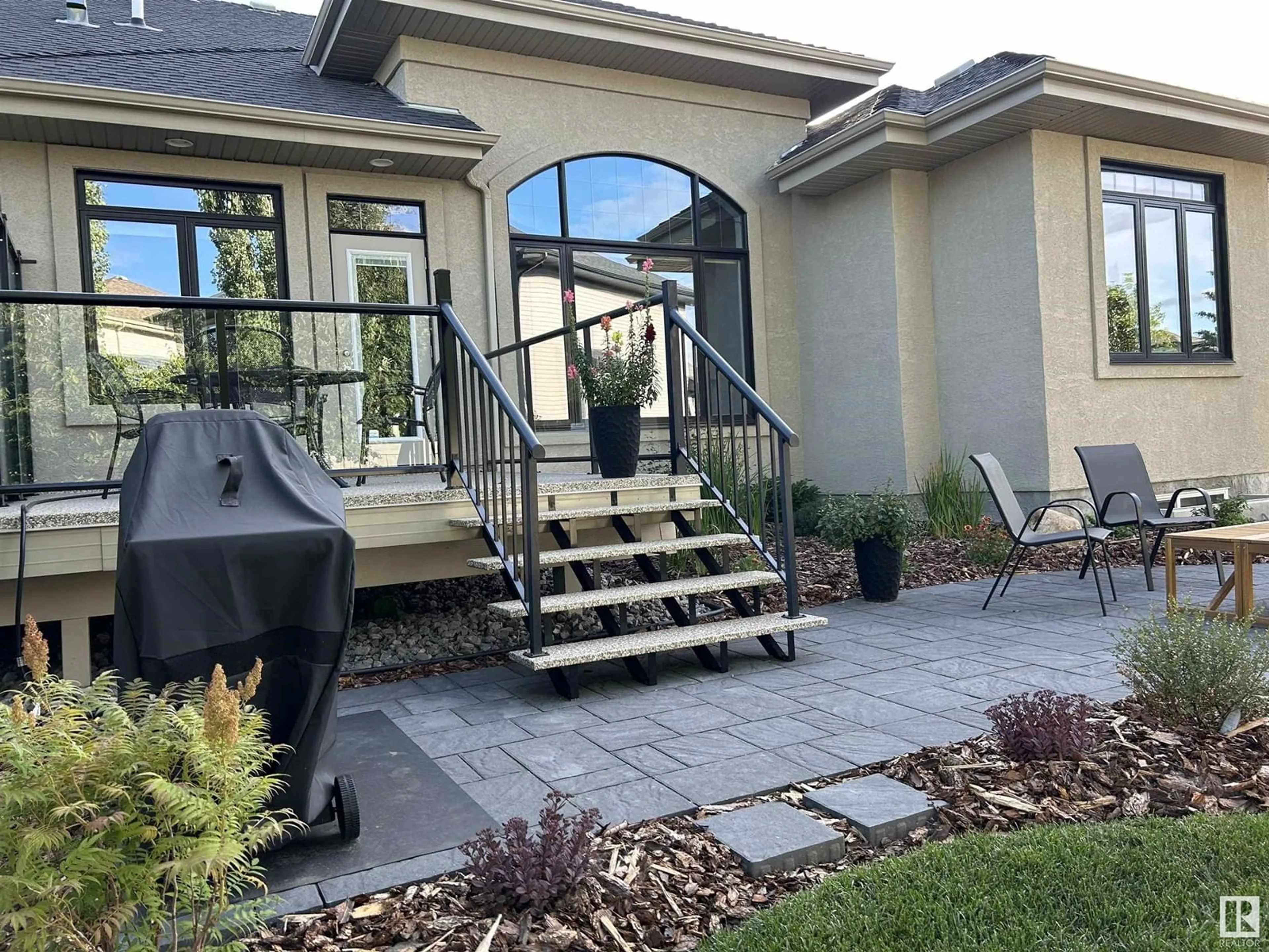 Patio, street for 6207 MAYNARD PT, Edmonton Alberta T6R0H9