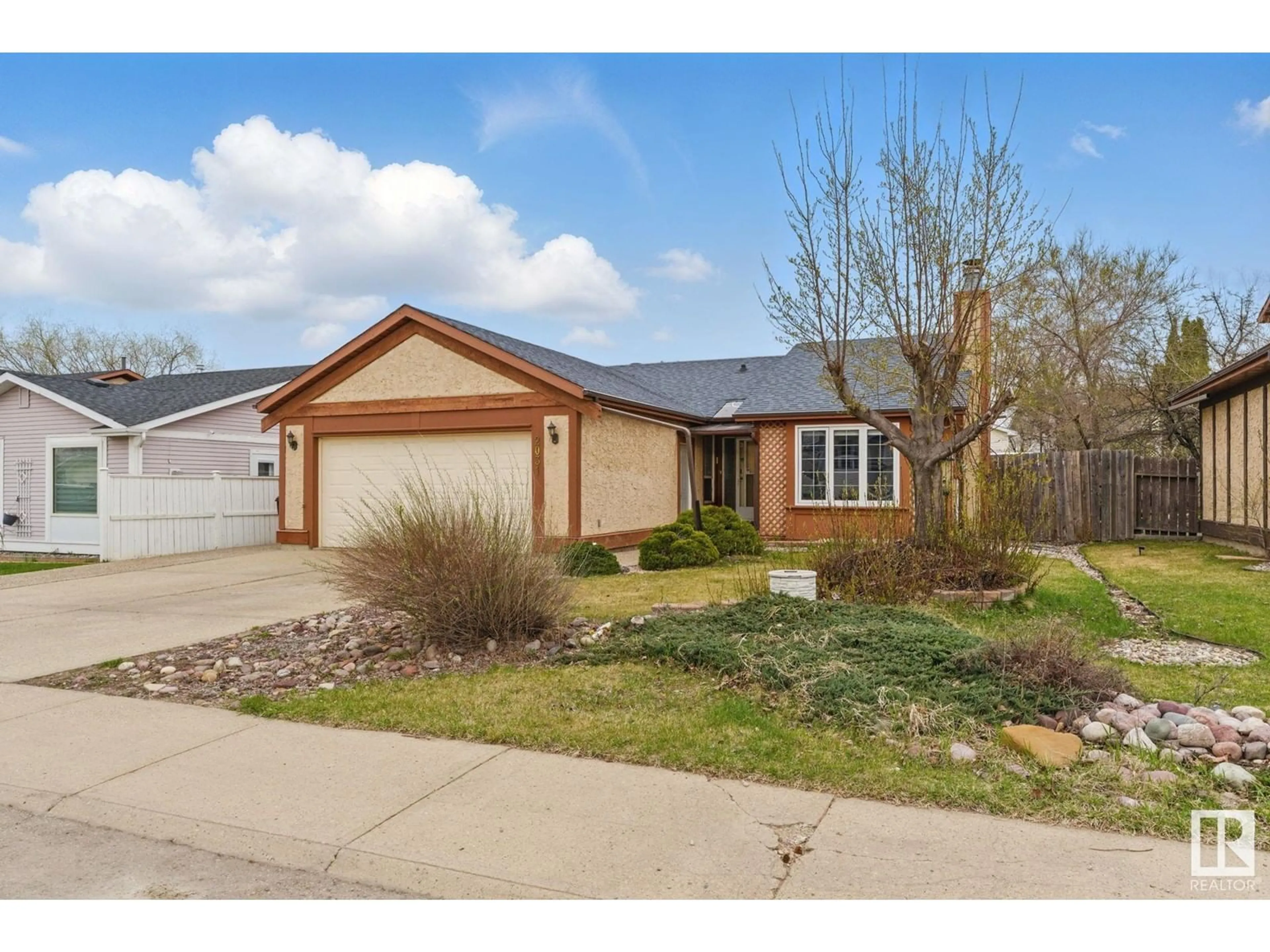 Unknown for 2031 41 ST, Edmonton Alberta T6L2P9