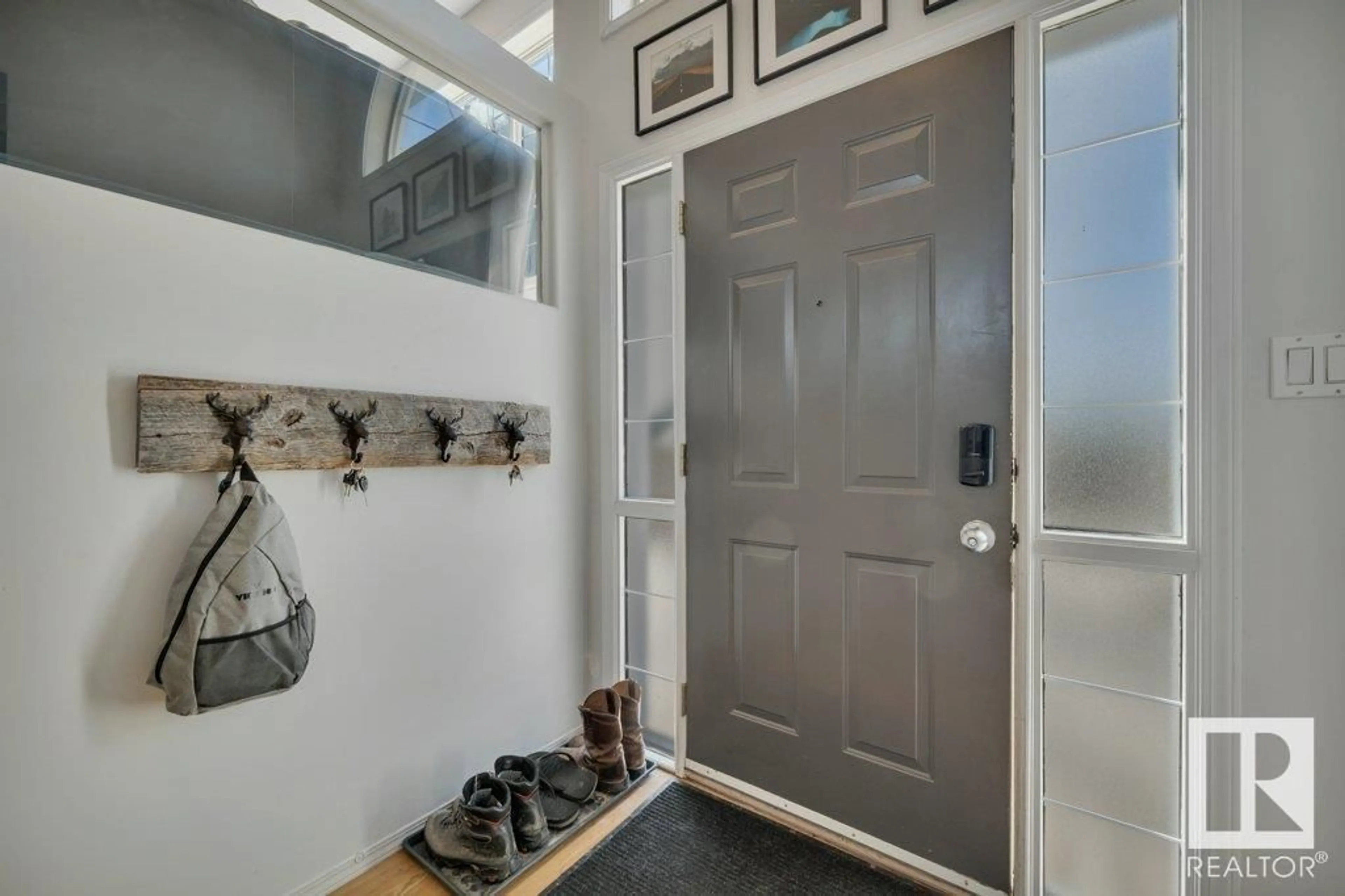 Indoor entryway for 52411 - 26 RGE ROAD 214, Rural Strathcona County Alberta T8E2G8