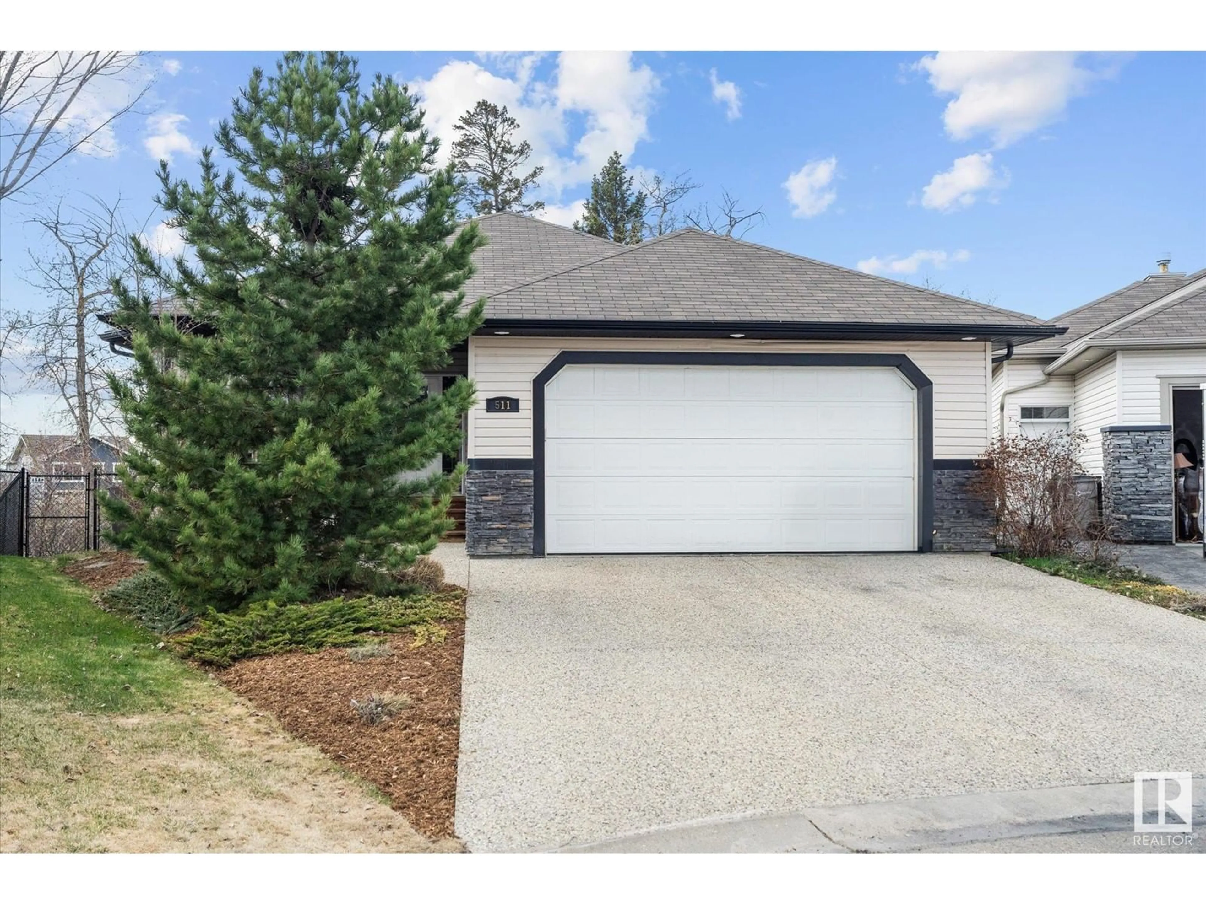 Indoor garage for 511 WESTERRA BV, Stony Plain Alberta T7Z3A1