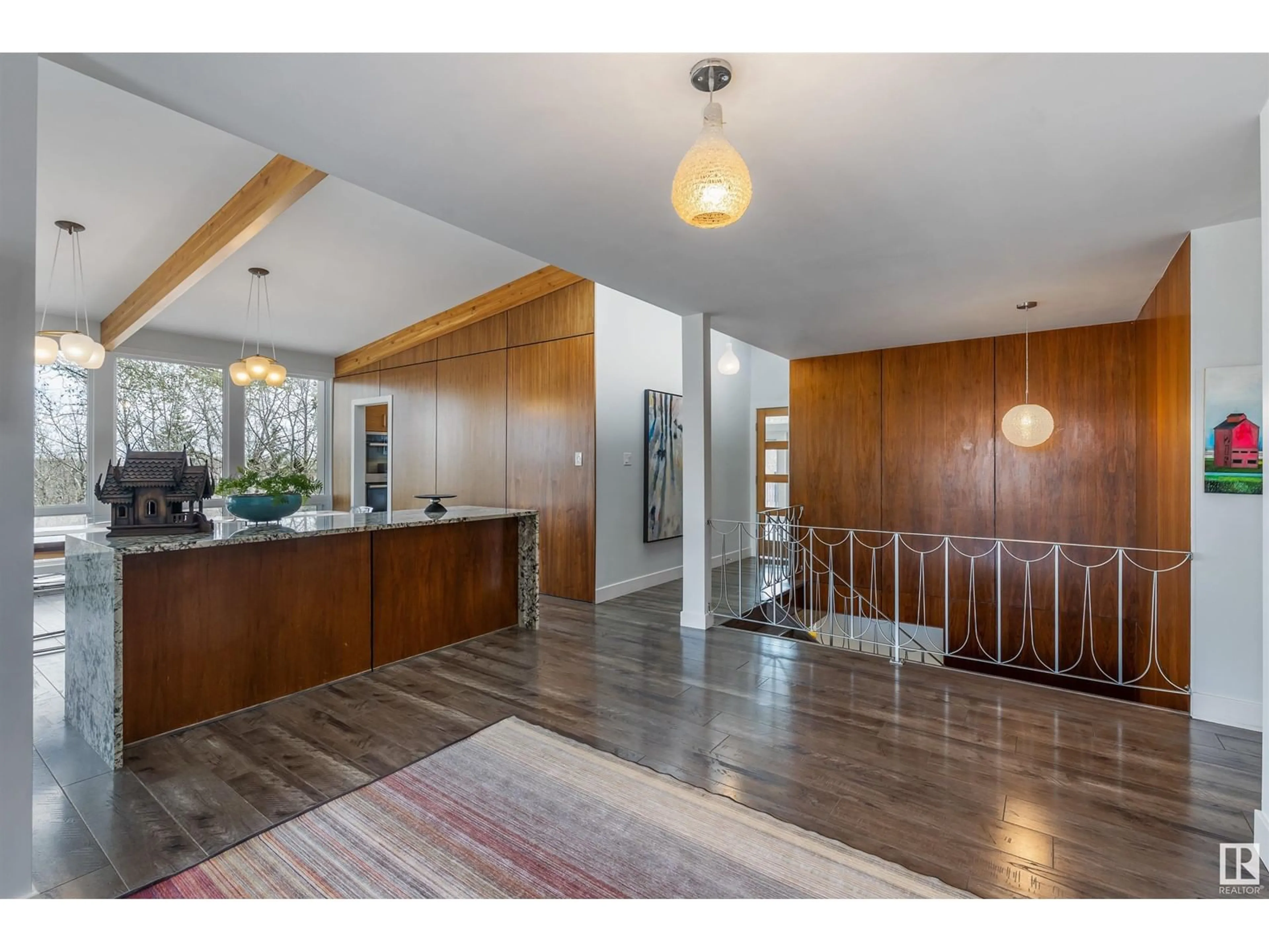 Indoor foyer for NW - 13903 53 AV, Edmonton Alberta T6H0S9