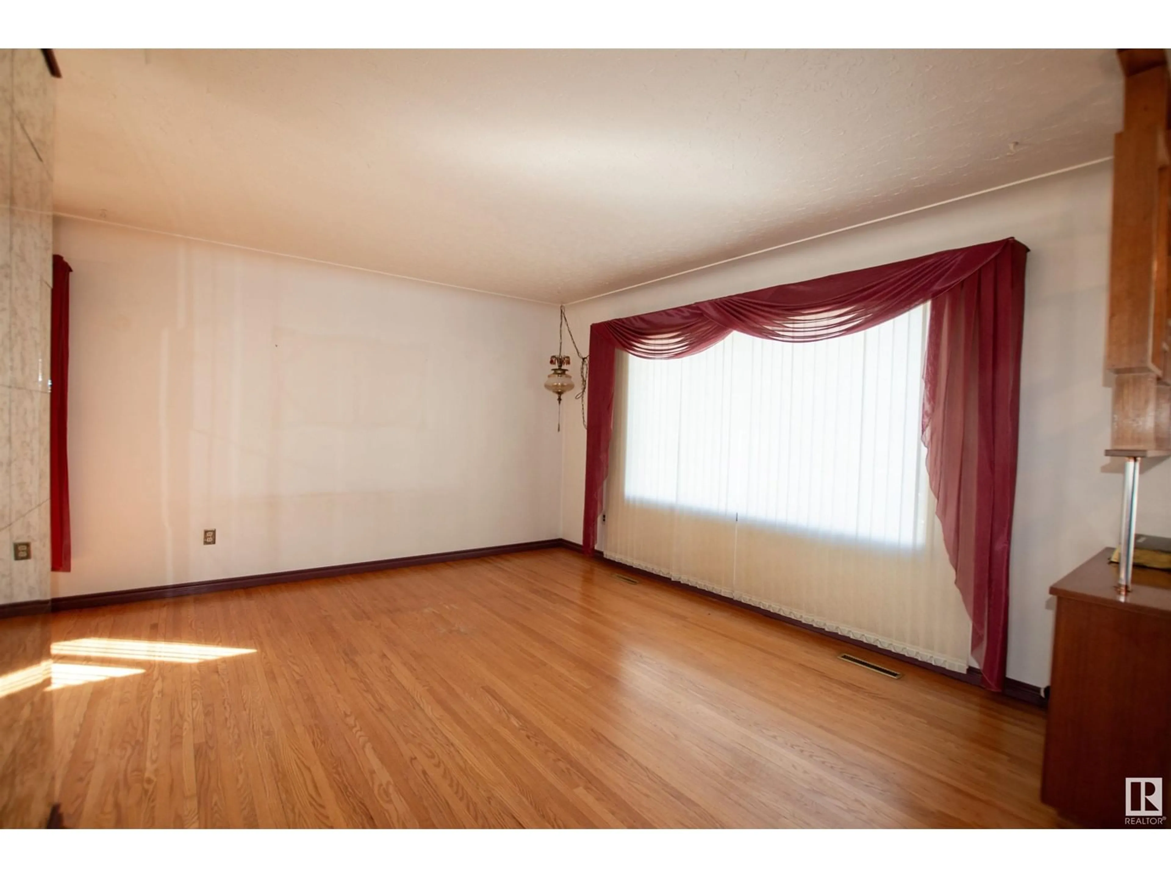 A pic of a room for NW - 13123 85 ST, Edmonton Alberta T5E2Z5