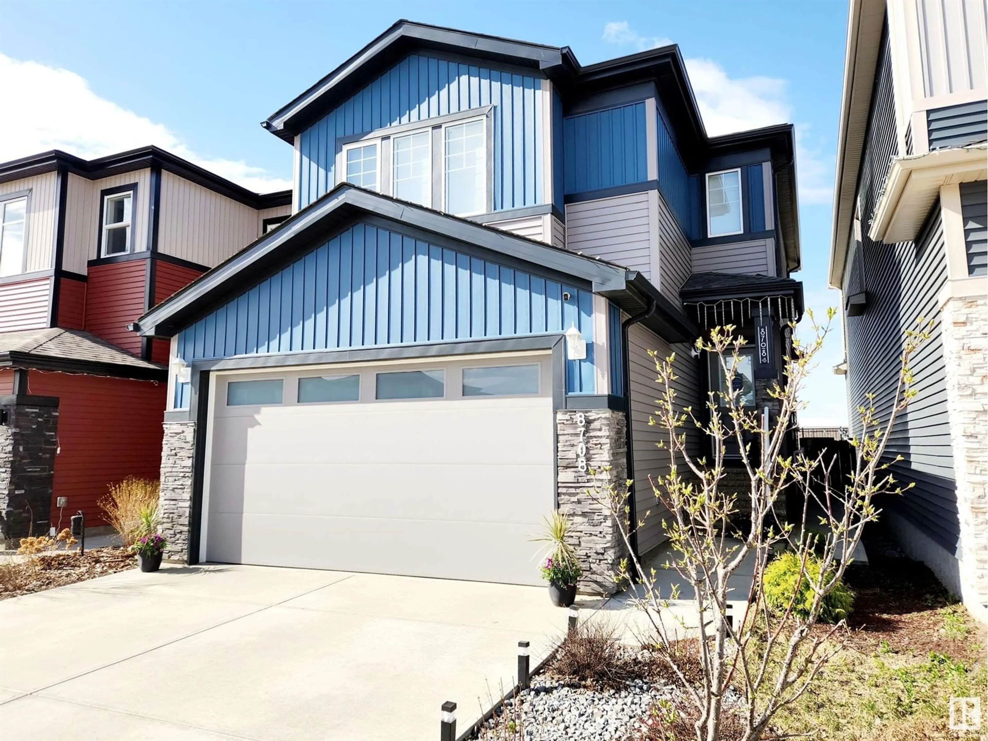 Home with vinyl exterior material, street for NW - 8708 223 ST, Edmonton Alberta T5T1N1