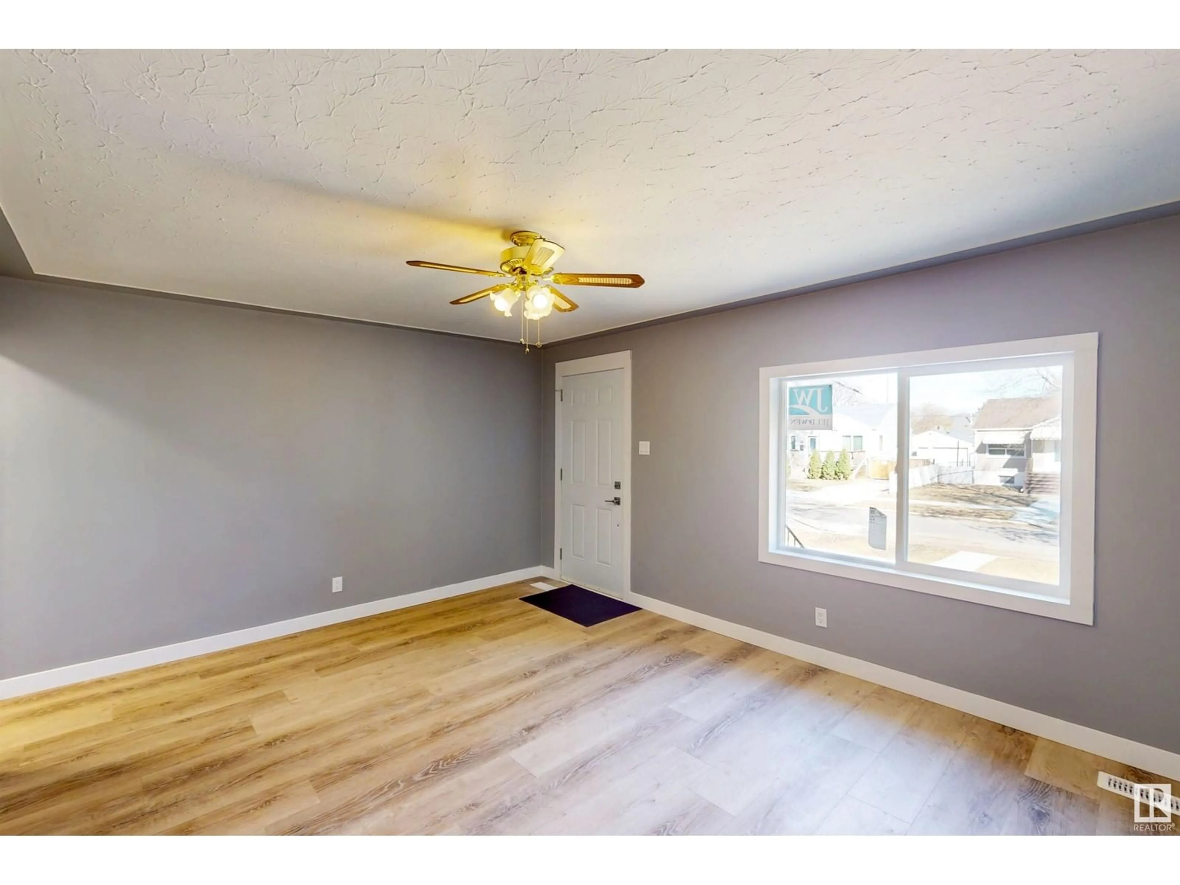 A pic of a room for NW - 12912 123A ST, Edmonton Alberta T5L0K9