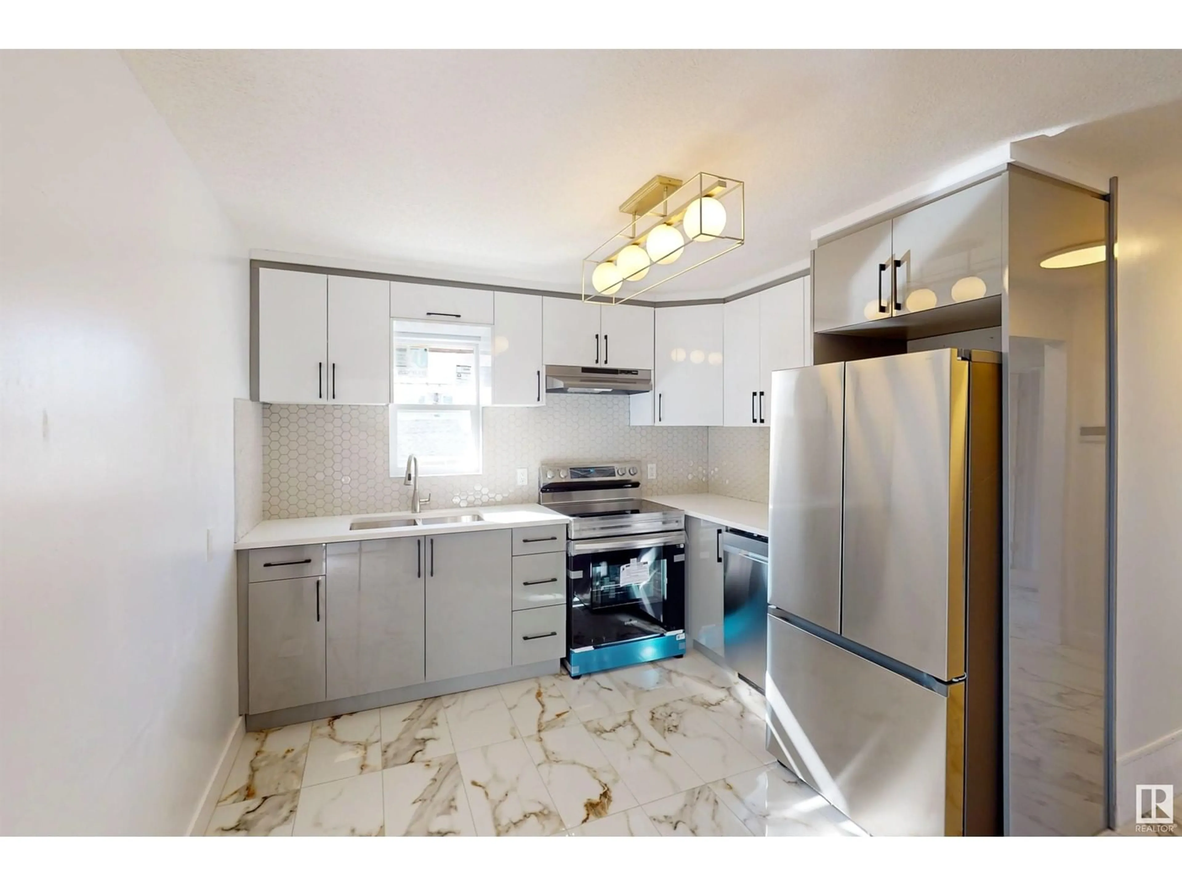 Standard kitchen, ceramic/tile floor for NW - 12912 123A ST, Edmonton Alberta T5L0K9
