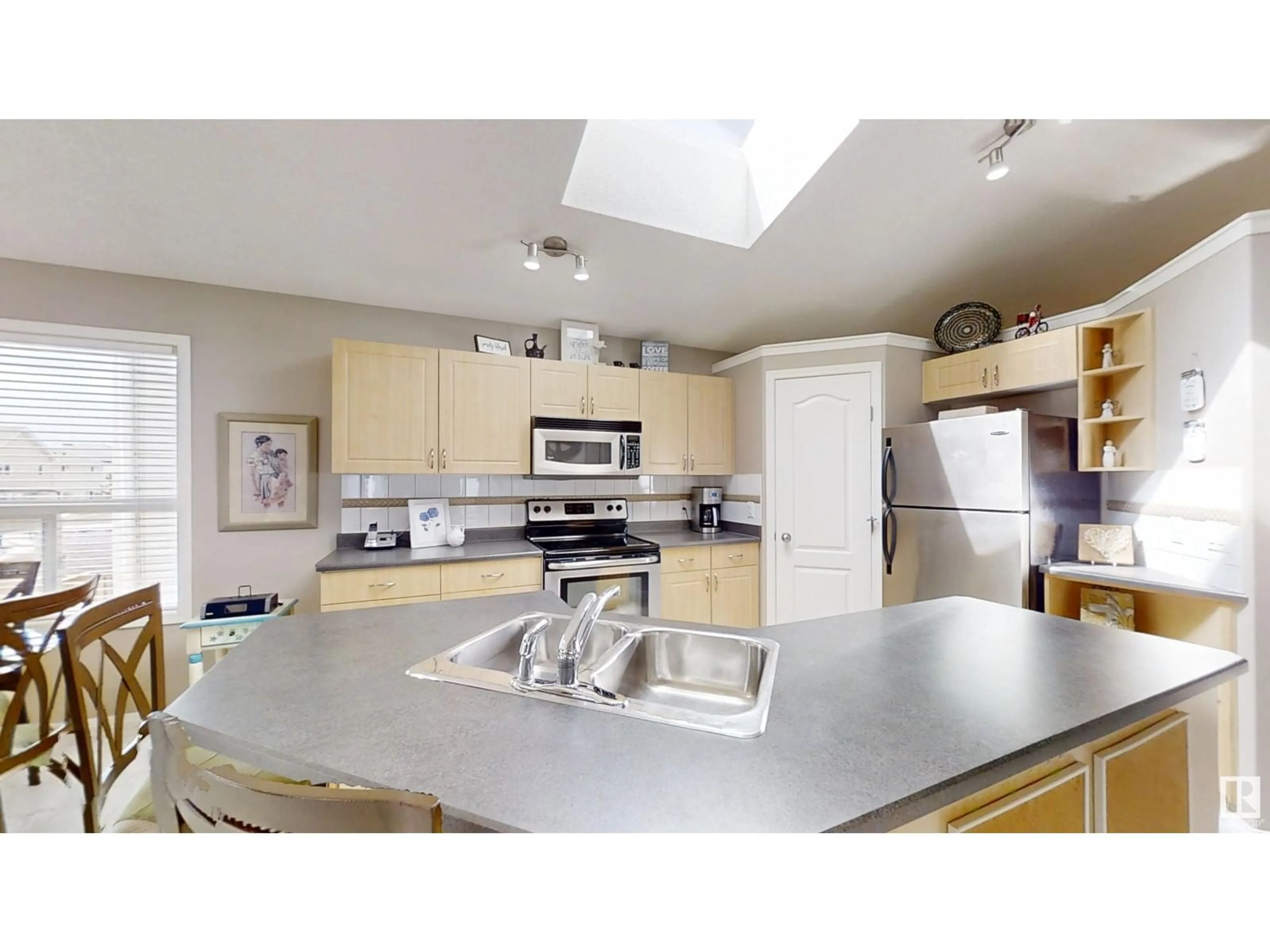 Unknown for 8419 6 AV, Edmonton Alberta T6X1J1