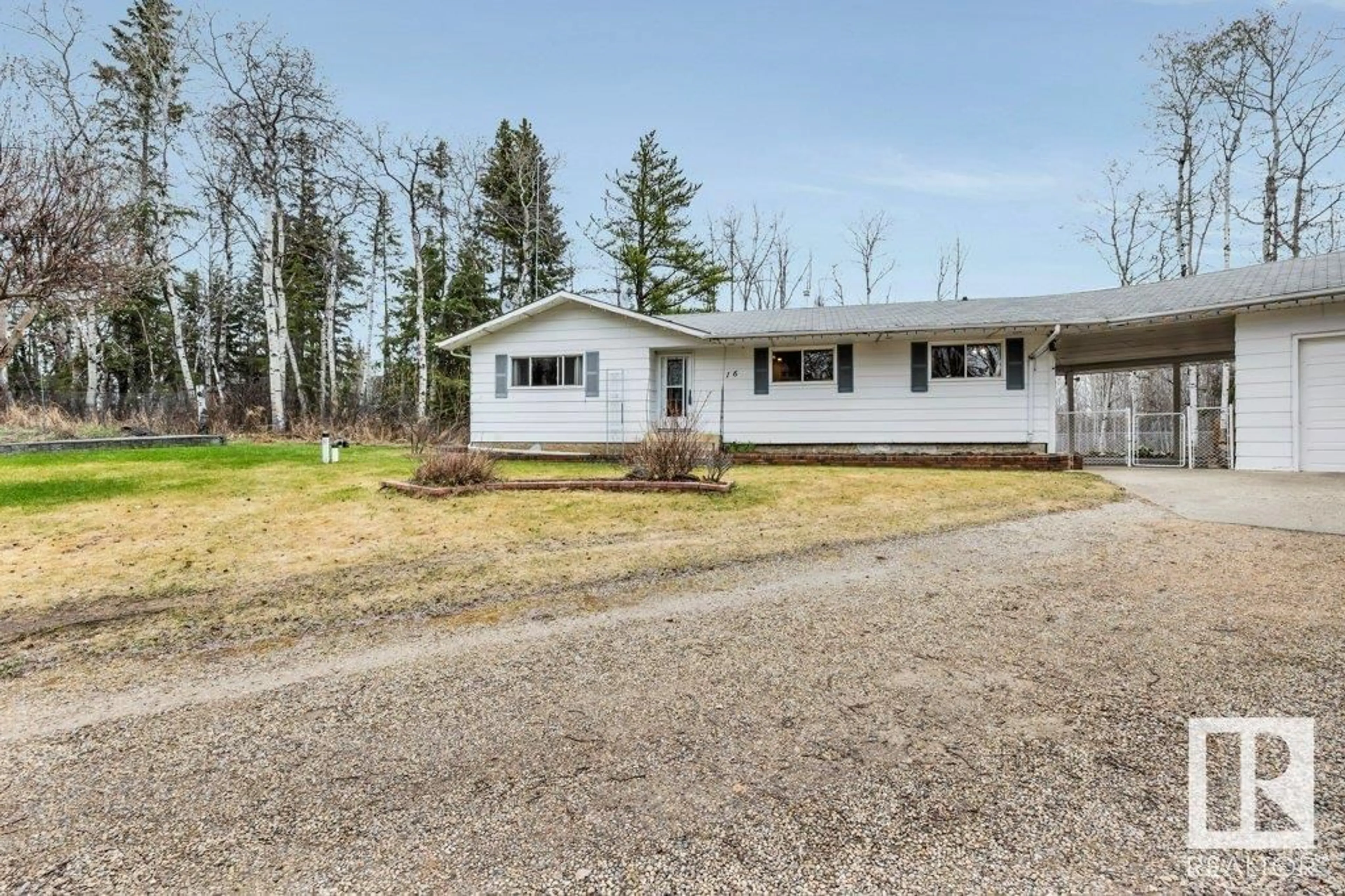 A pic from outside/outdoor area/front of a property/back of a property/a pic from drone, street for 16-26213 TWP RD 512, Rural Parkland County Alberta T7Y1C6