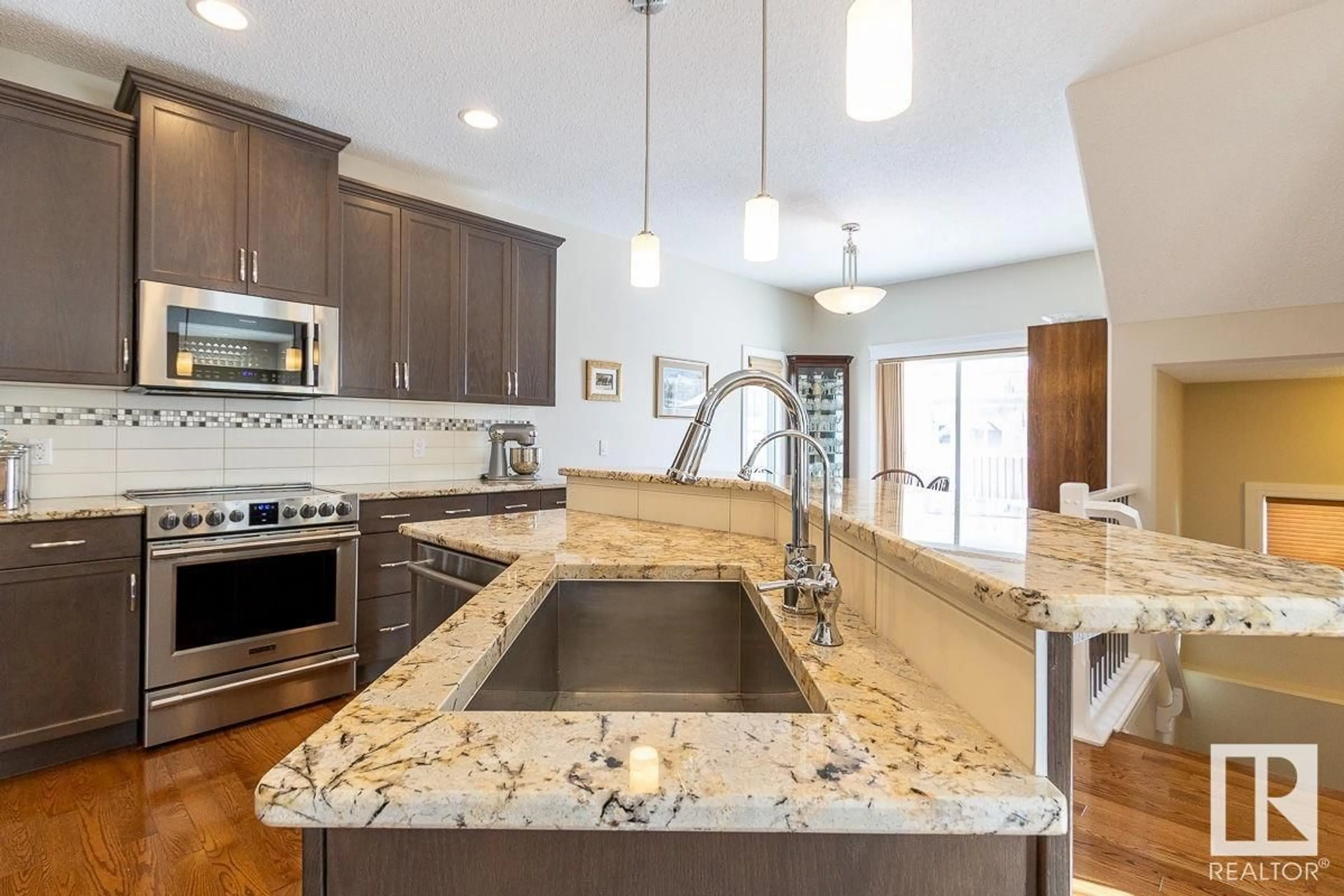 Contemporary kitchen, ceramic/tile floor for SW - 5603 18 AVE, Edmonton Alberta T6X1P8