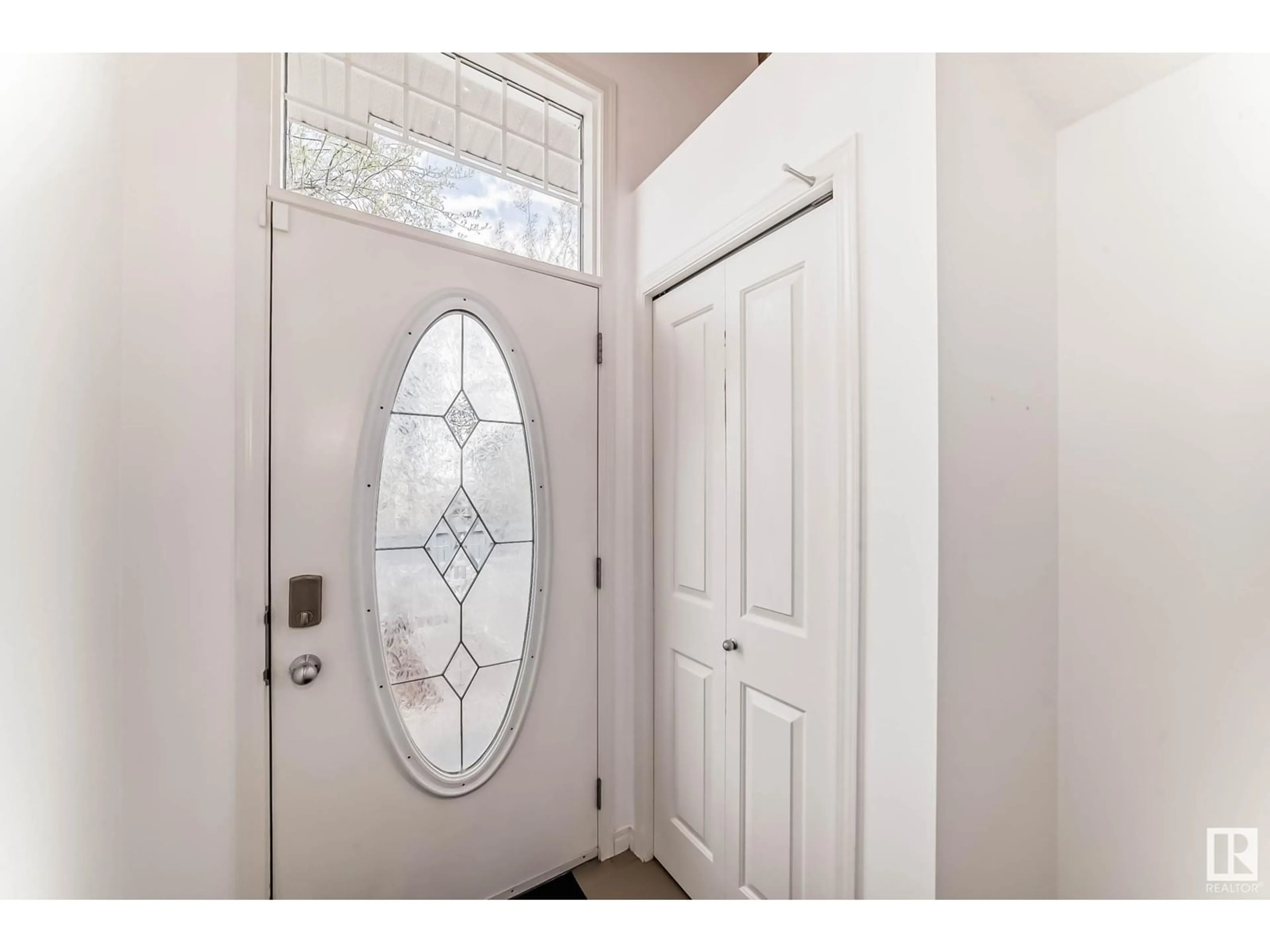Indoor entryway for #23 - 460 HEMINGWAY RD, Edmonton Alberta T6M0M5