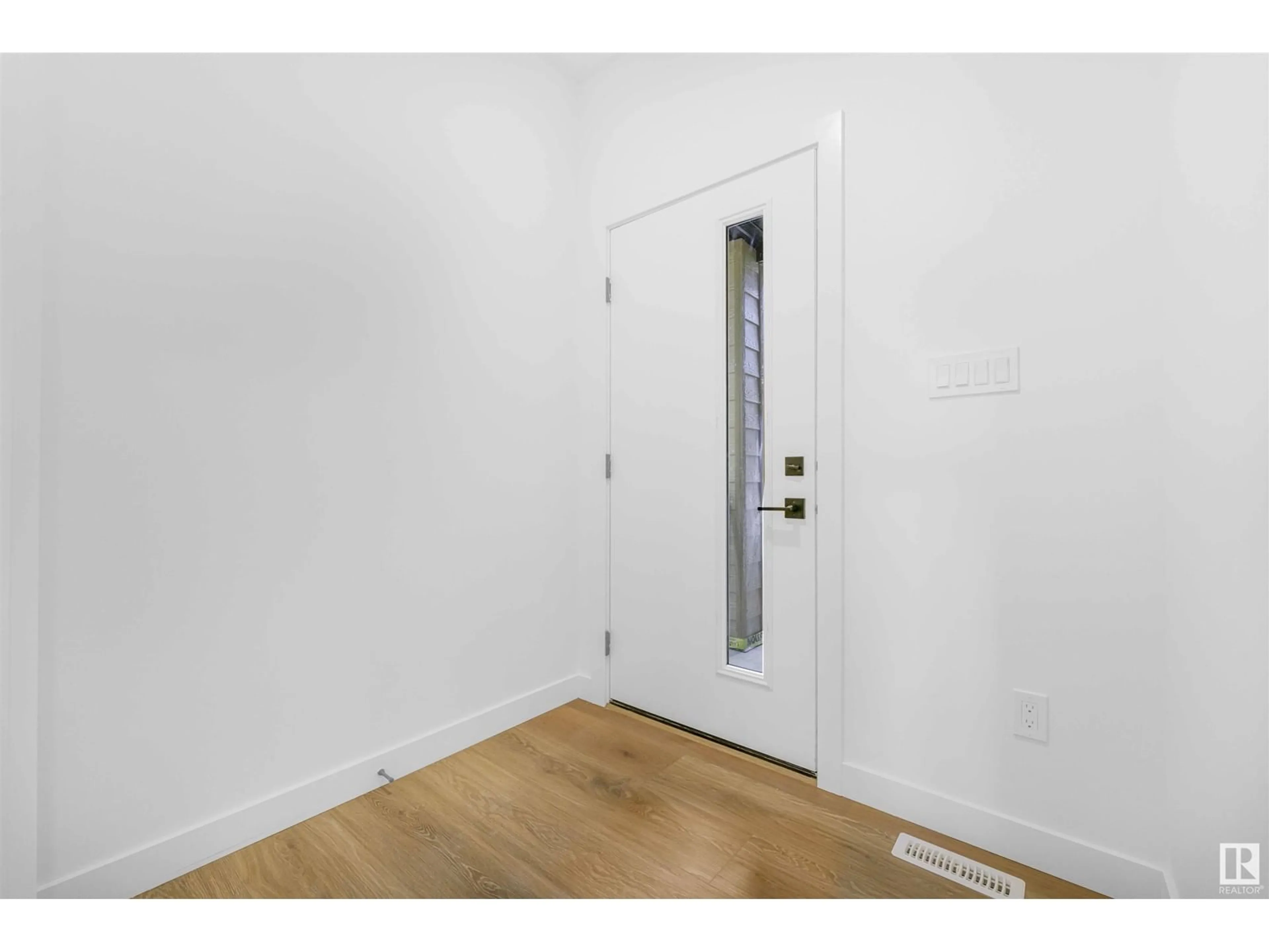 Indoor entryway for 46 GRASSVIEW CR, Spruce Grove Alberta T7X3G1