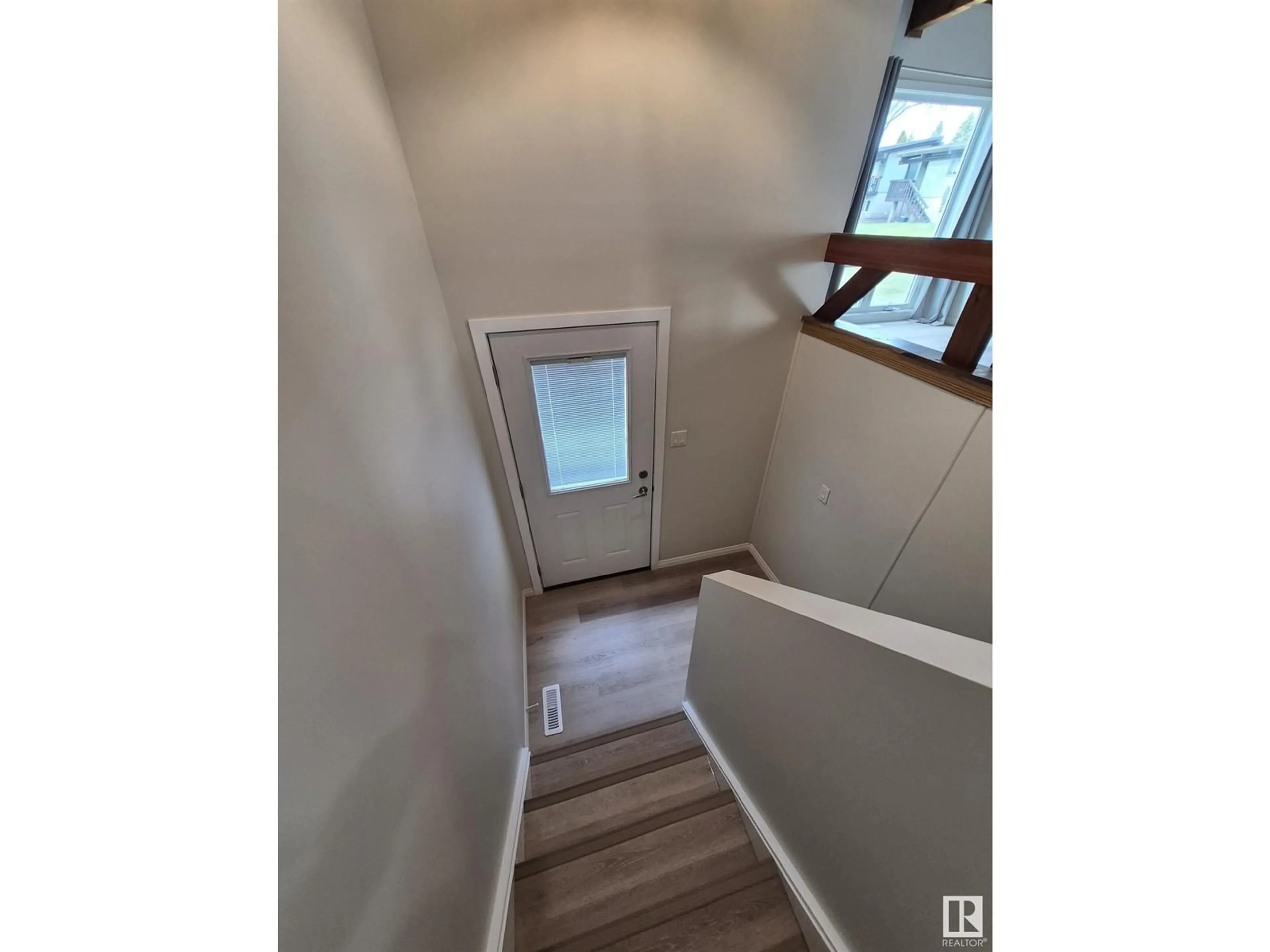 Unknown for 476 LEE RIDGE RD, Edmonton Alberta T6K2K3