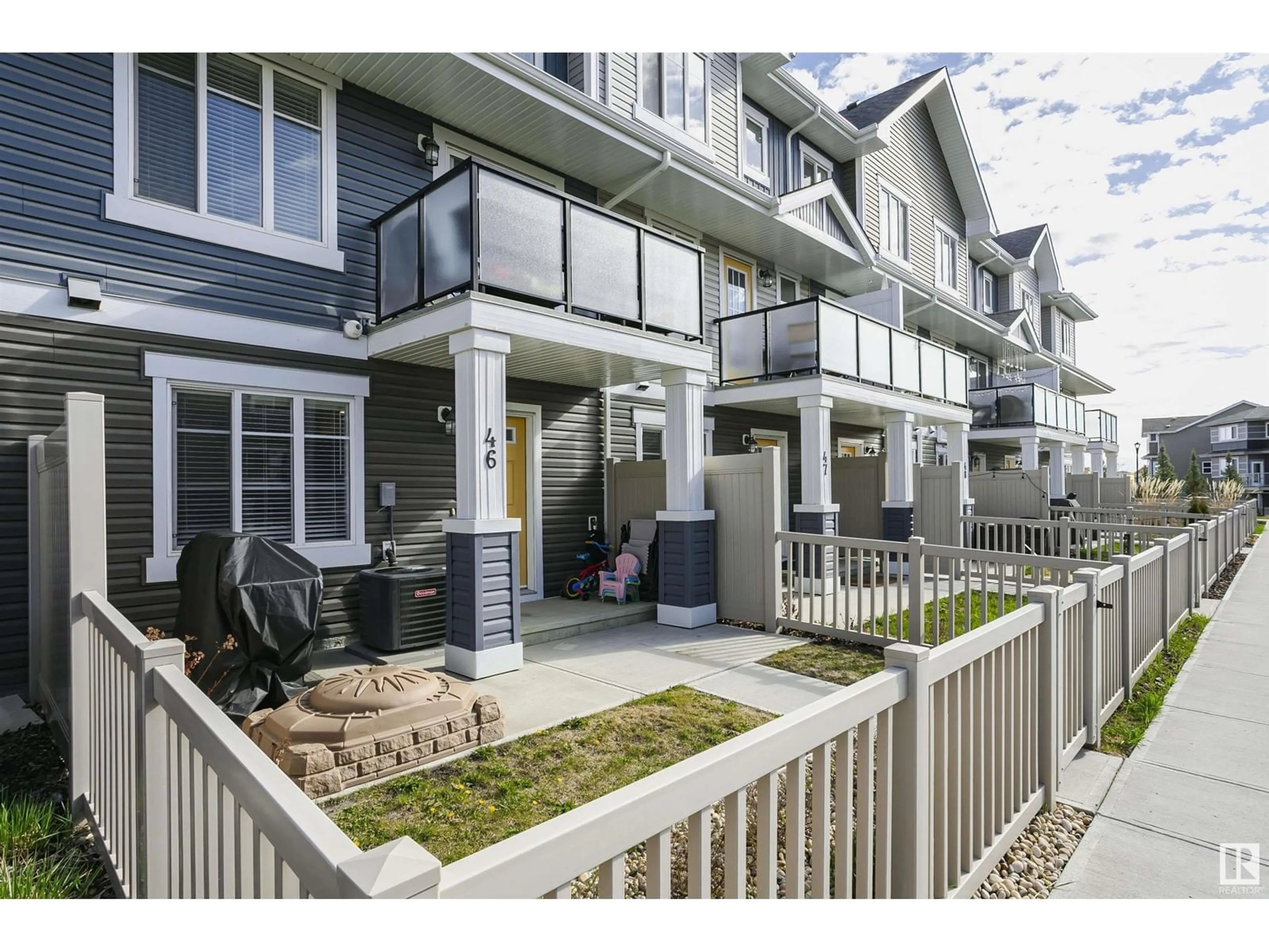 Patio, street for #46 - 2905 141 ST, Edmonton Alberta T6W3W4