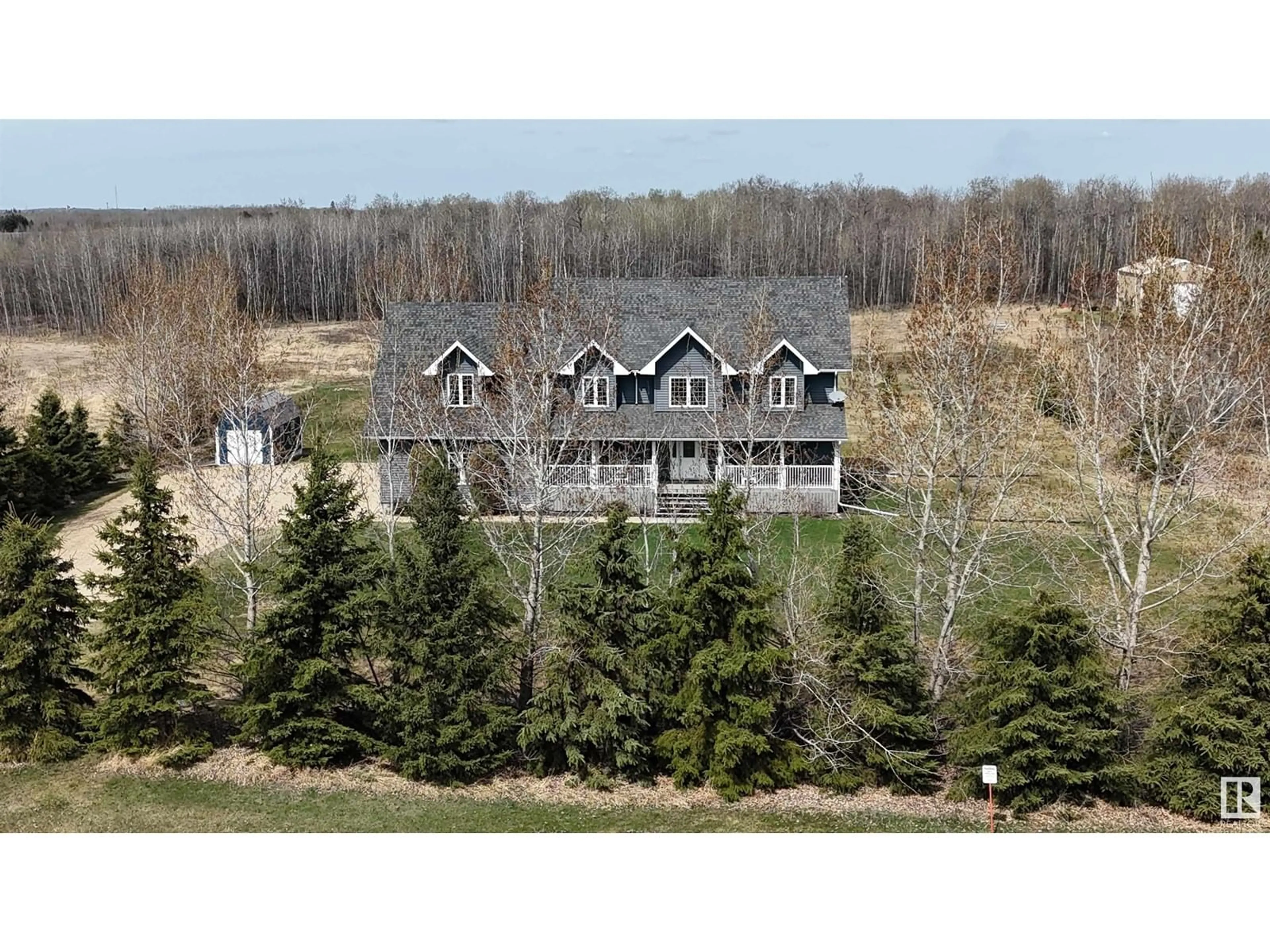 A pic from outside/outdoor area/front of a property/back of a property/a pic from drone, unknown for 51309 - 181 RGE ROAD 225, Rural Strathcona County Alberta T8C1H5