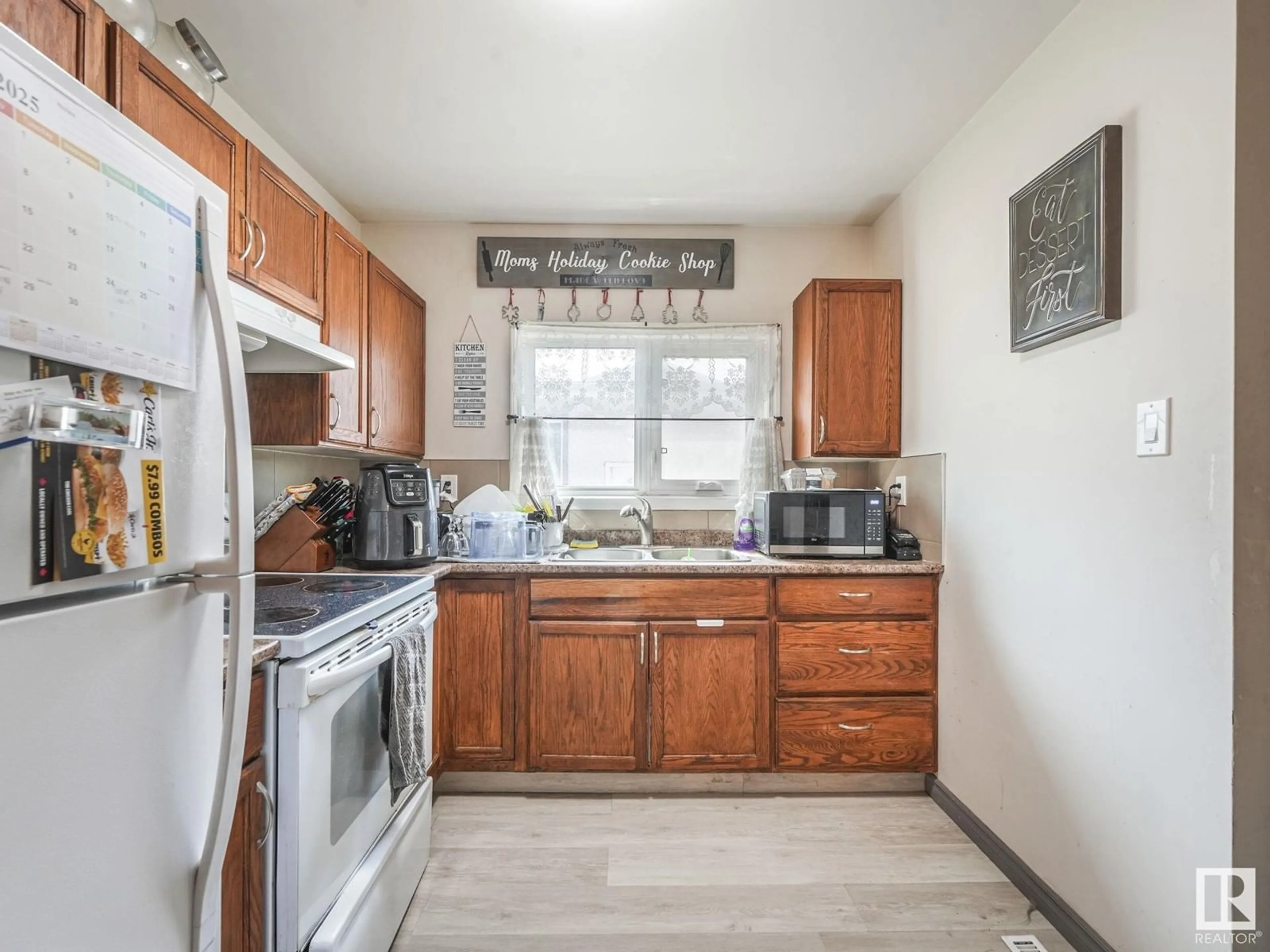 Standard kitchen, unknown for NW - 13111 82 ST, Edmonton Alberta T5E2T4