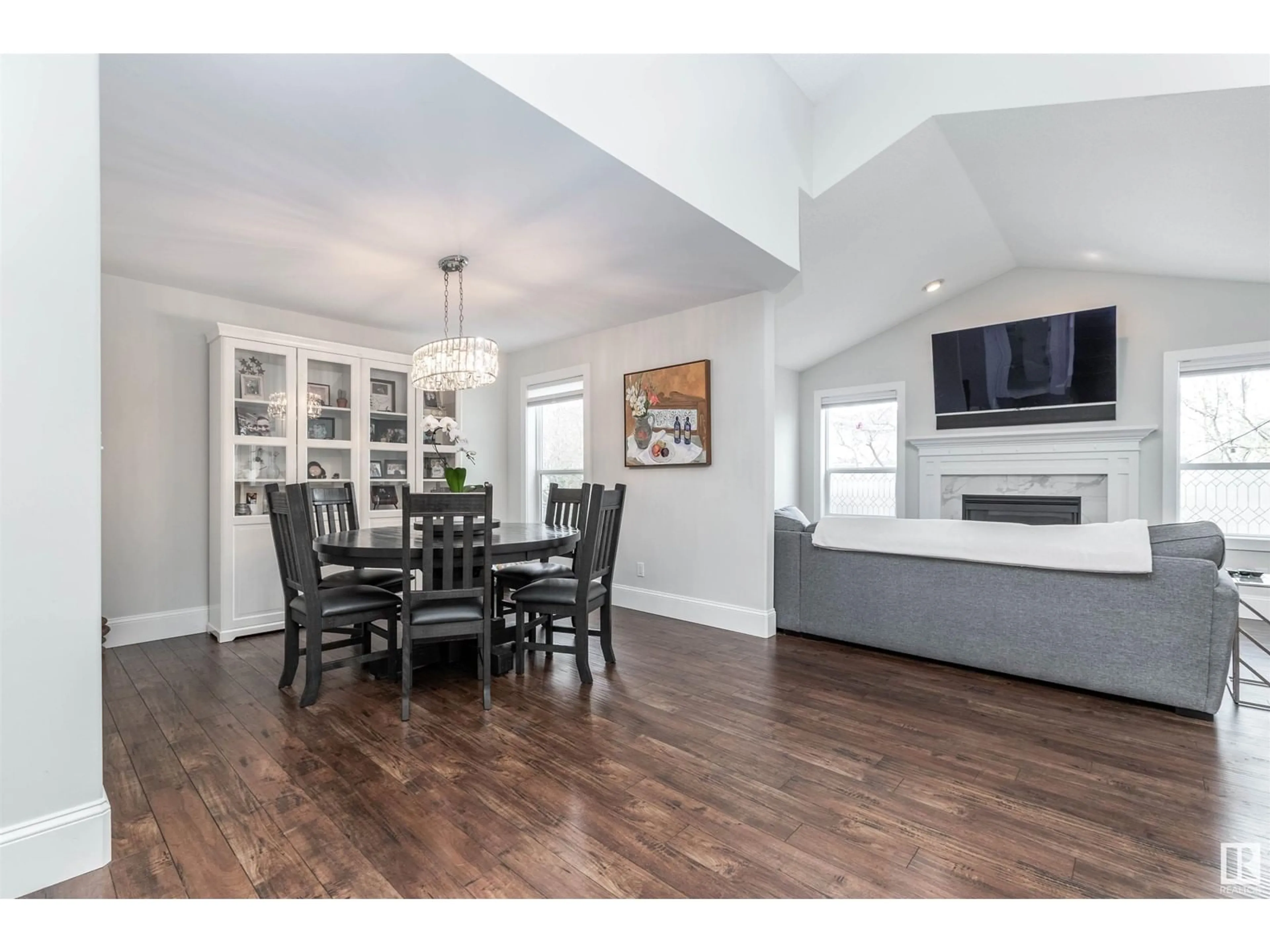 Dining room, wood/laminate floor for 224 NEWCASTLE CR, Sherwood Park Alberta T8A6K8