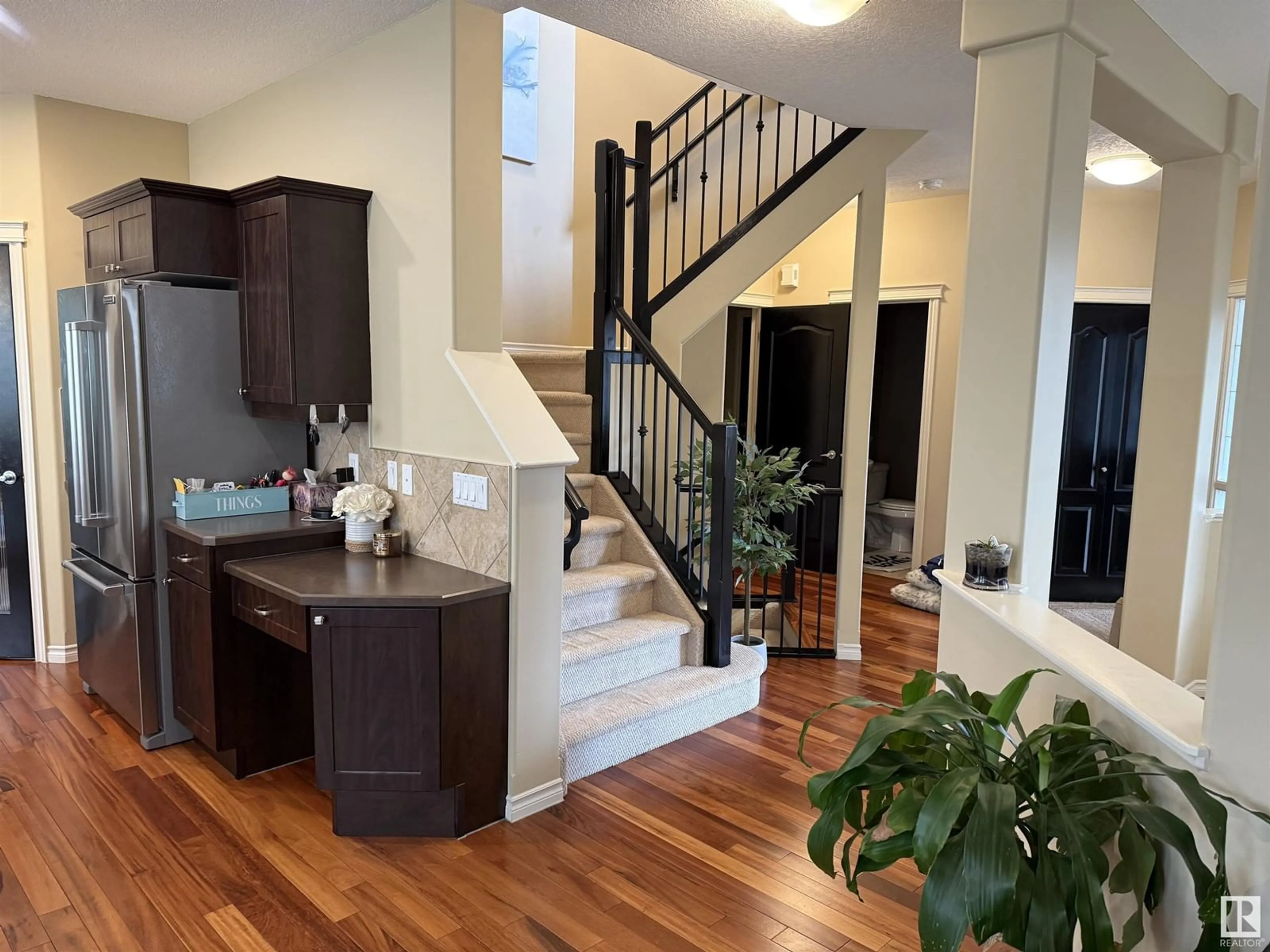 Indoor entryway for 8645 SLOANE CO NW, Edmonton Alberta T6K0K9