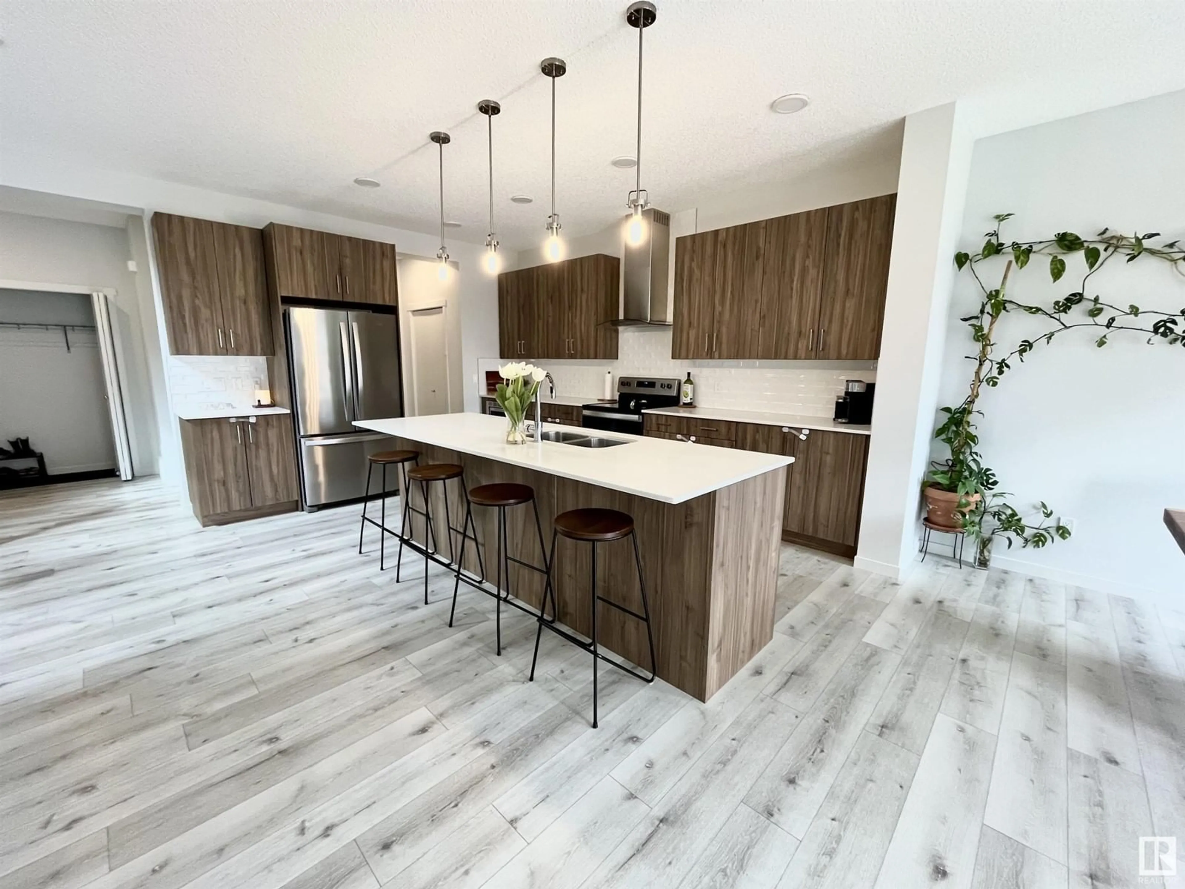 Open concept kitchen, unknown for 22319 94 AV, Edmonton Alberta T5T7J9