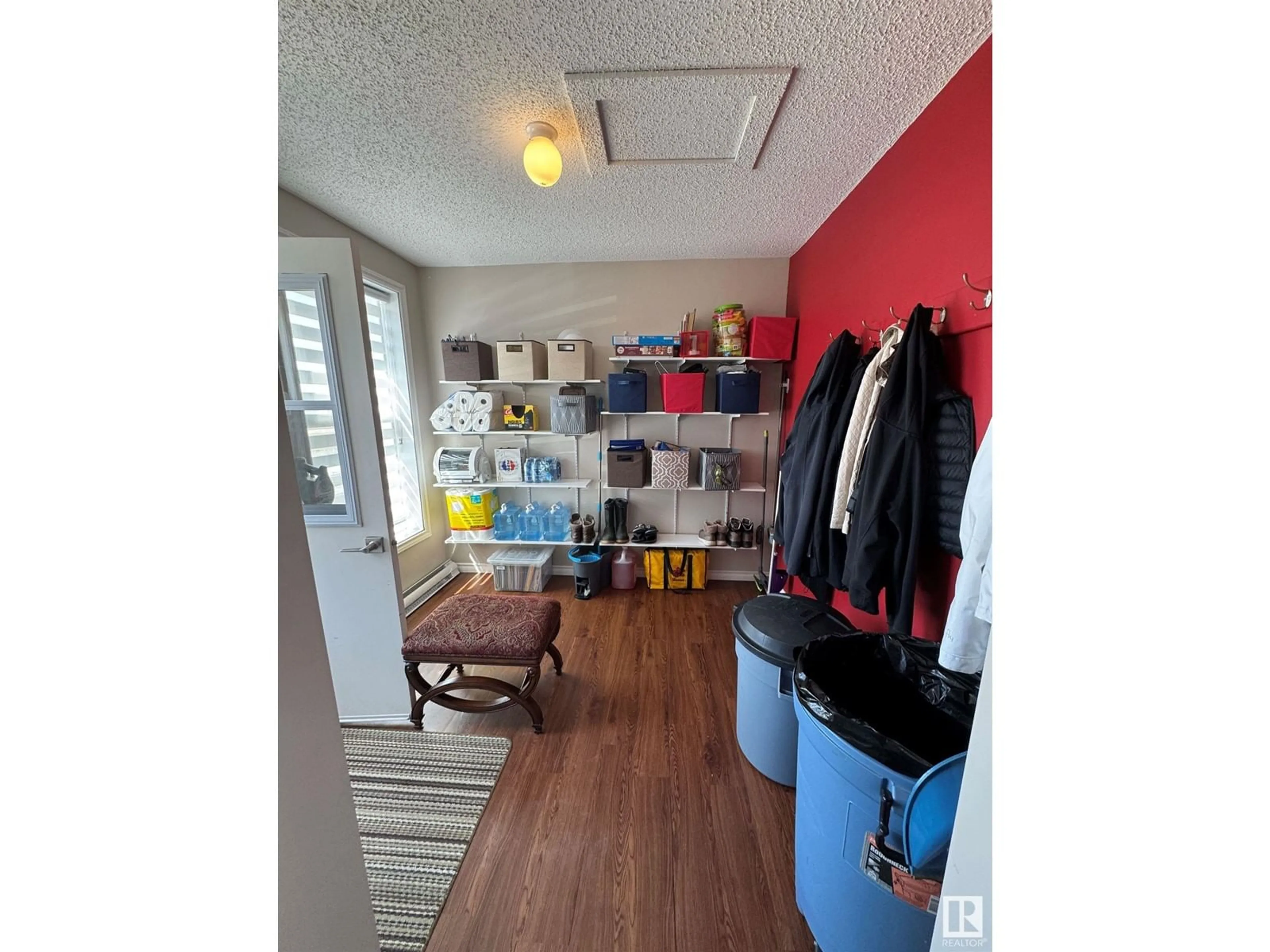 A pic of a room for 454029 - 517 RGE ROAD 11, Rural Wetaskiwin County Alberta T0C2V0