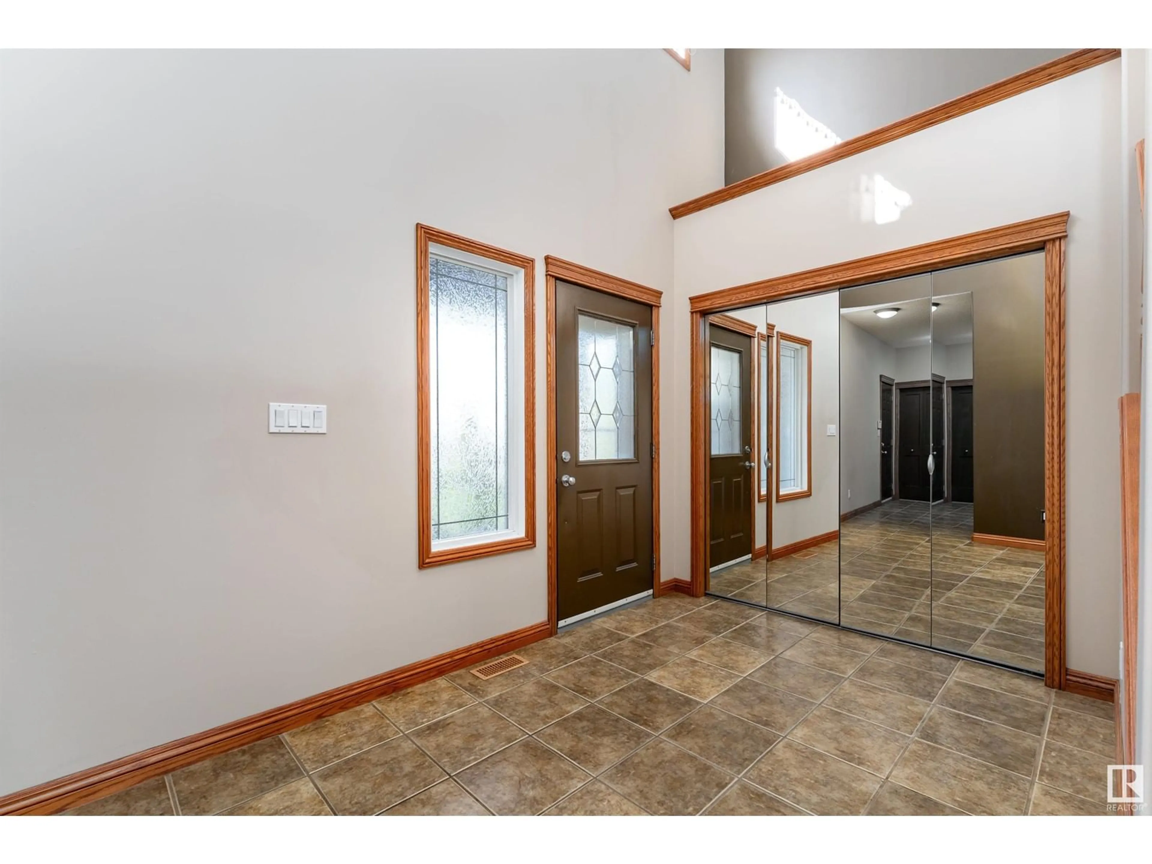Indoor foyer for 2183 HADDOW DR, Edmonton Alberta T6R3M6