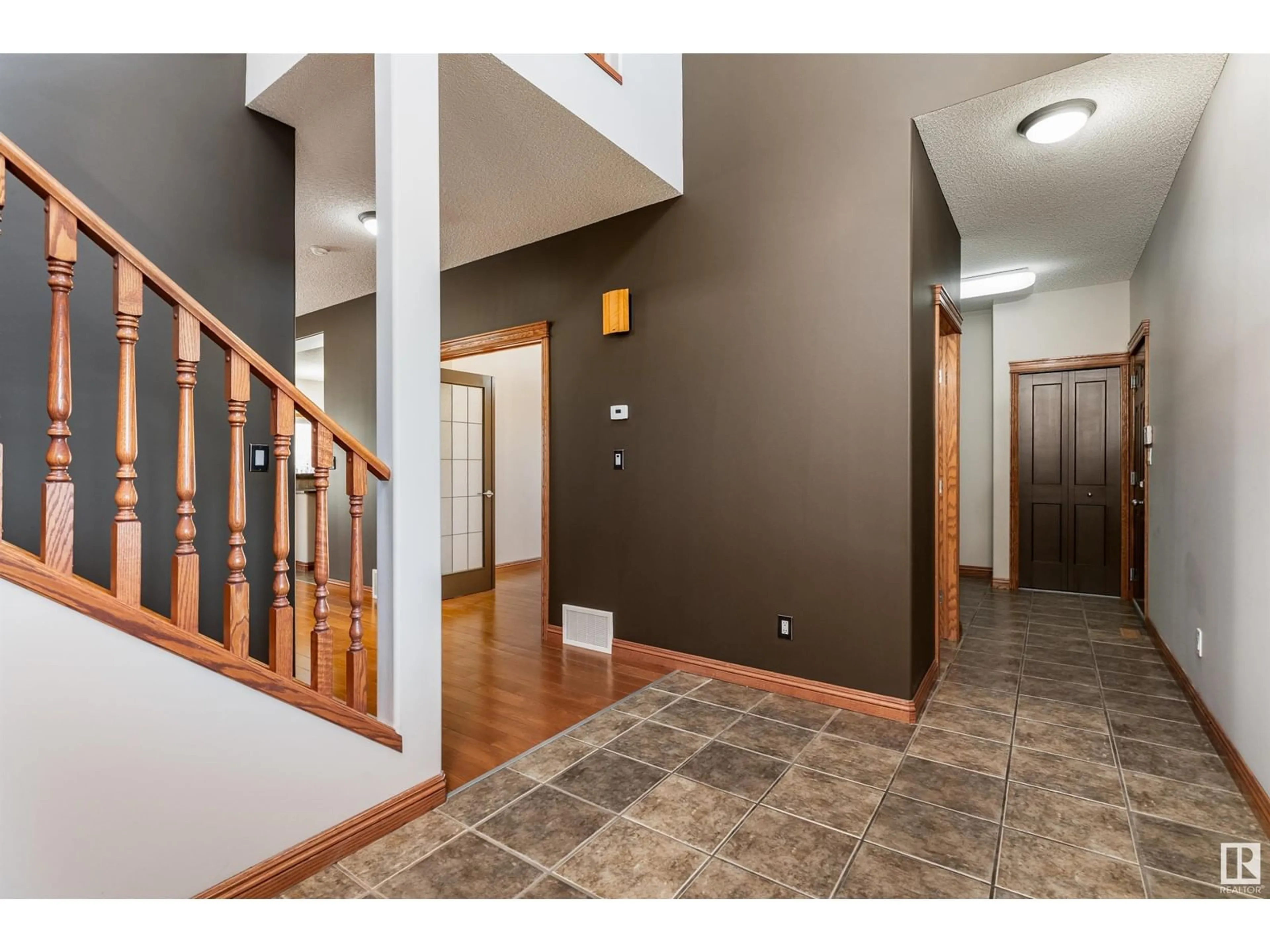 Indoor entryway for 2183 HADDOW DR, Edmonton Alberta T6R3M6