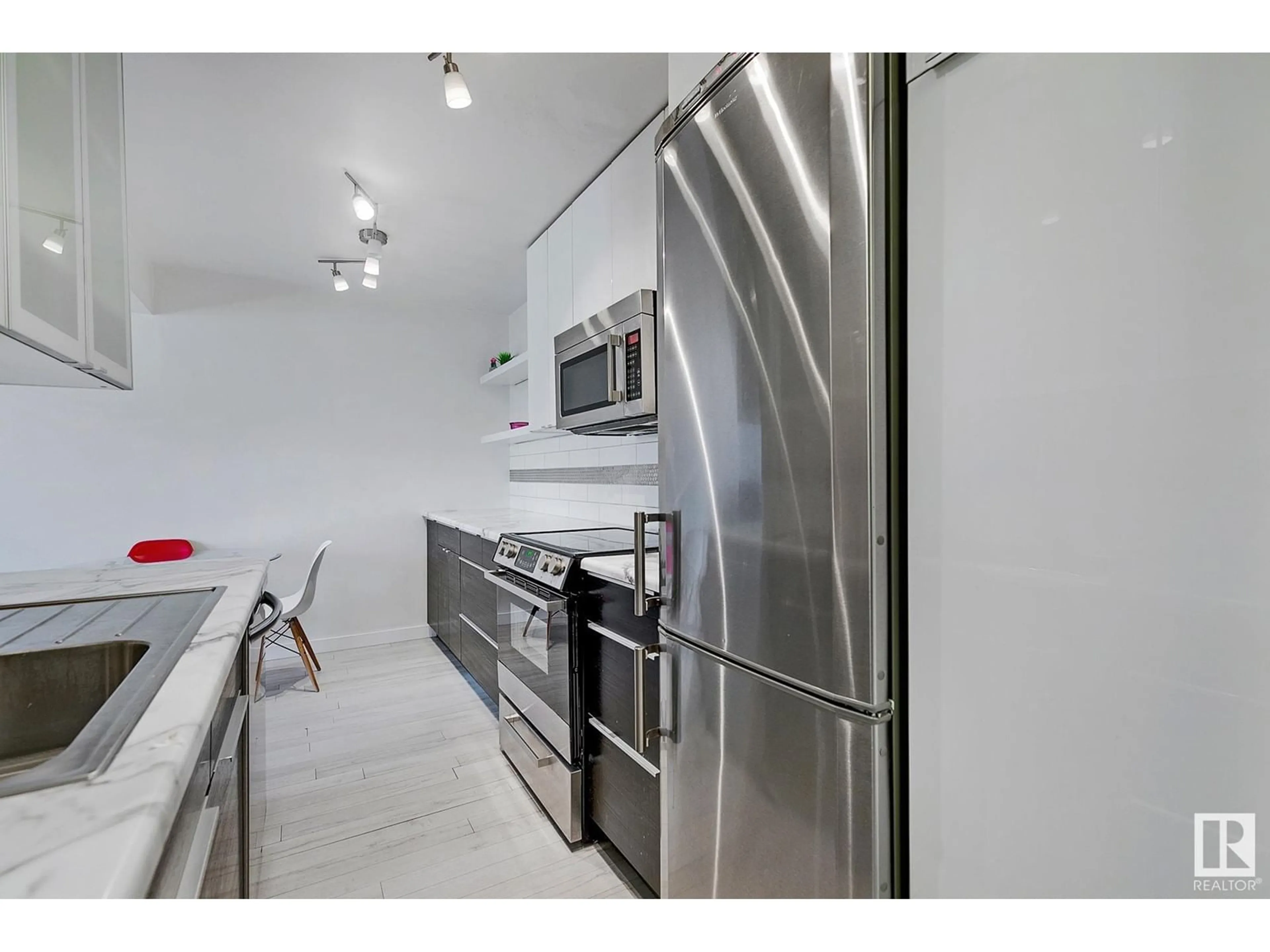 Standard kitchen, unknown for 207 - 10345 123 ST, Edmonton Alberta T5N1N5