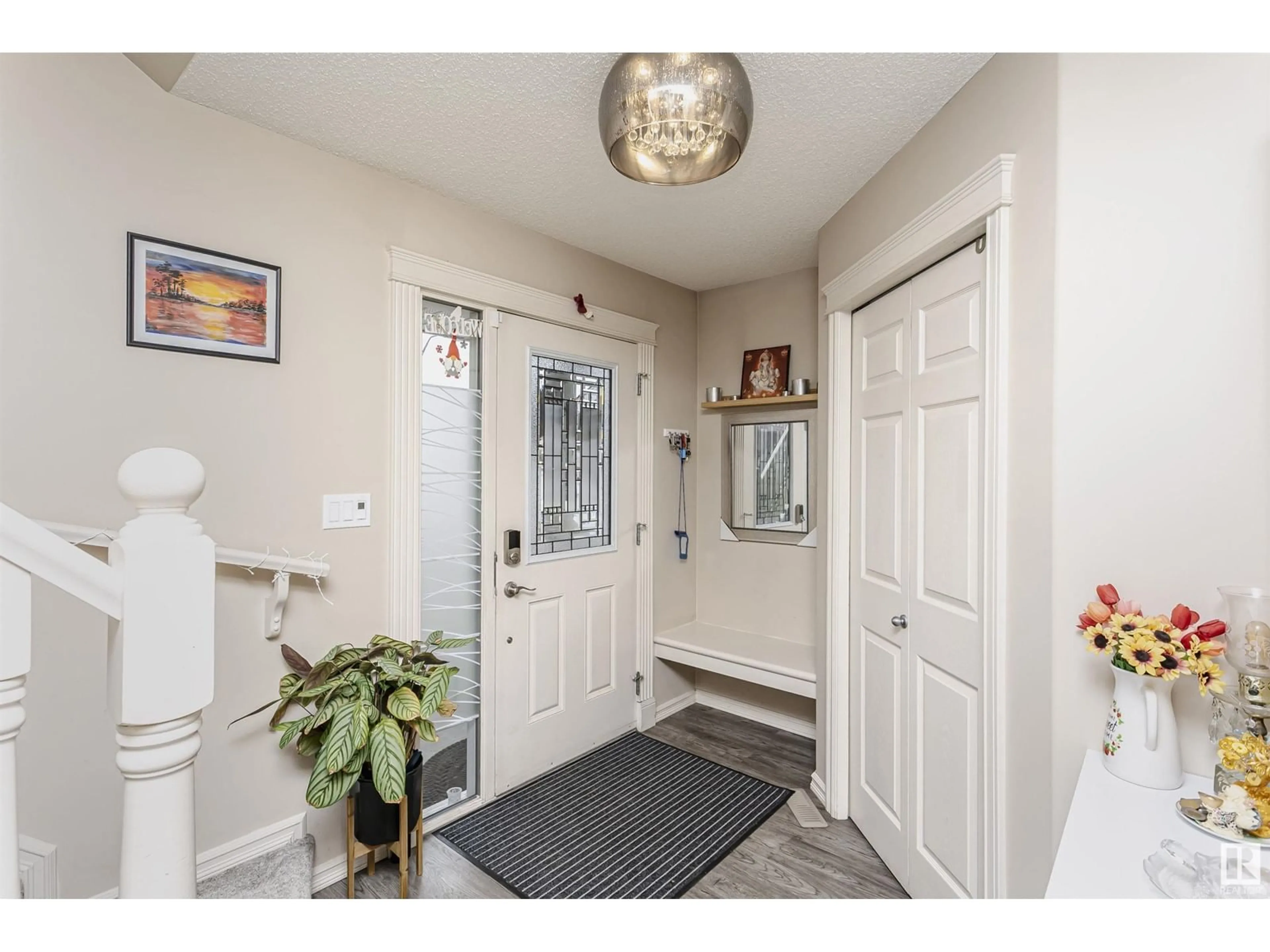 Indoor entryway for 3050 SPENCE WD, Edmonton Alberta T6X0A5