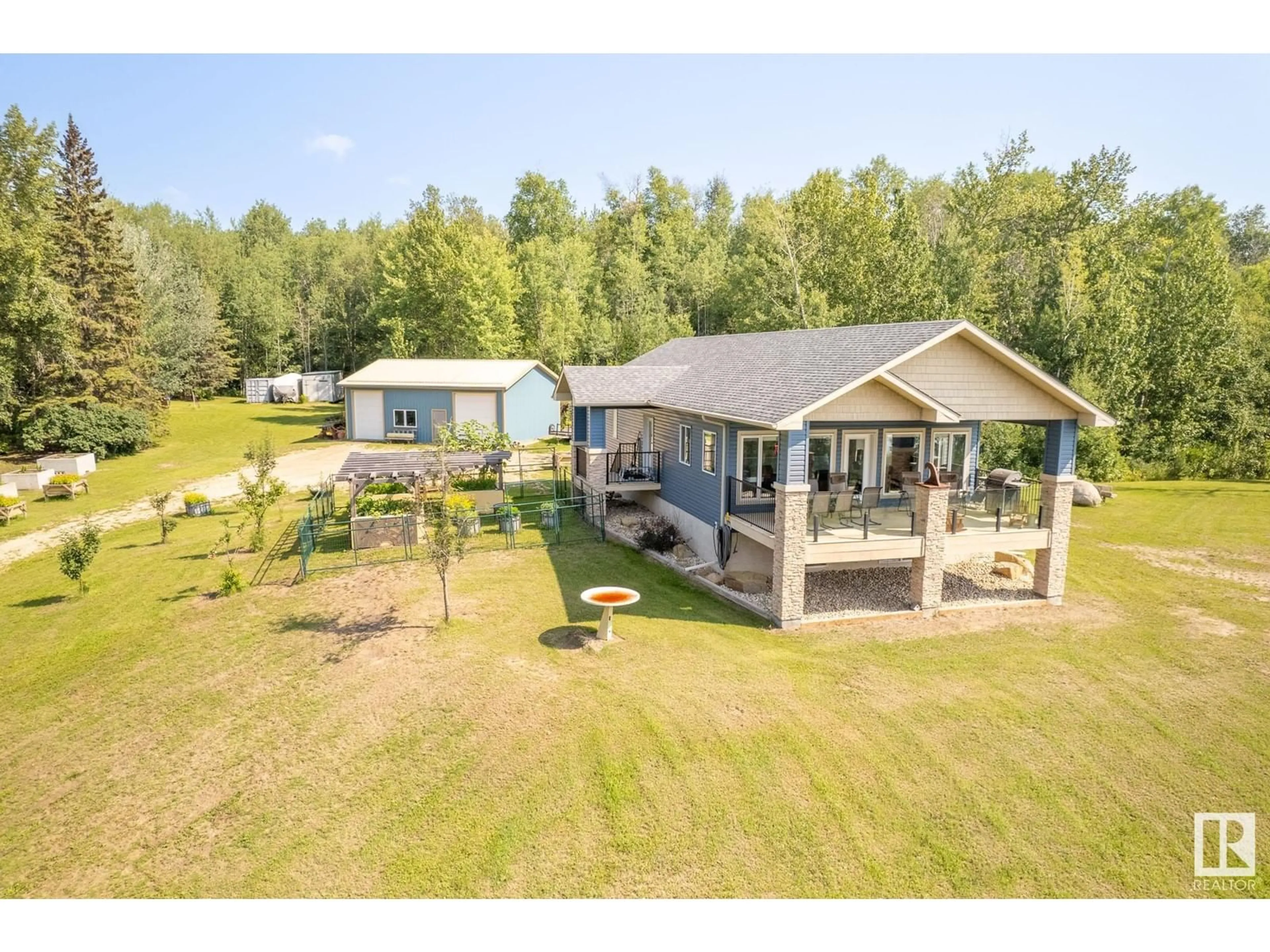 A pic from outside/outdoor area/front of a property/back of a property/a pic from drone, unknown for 4518 LAKESHORE RD, Rural Parkland County Alberta T0E2K0