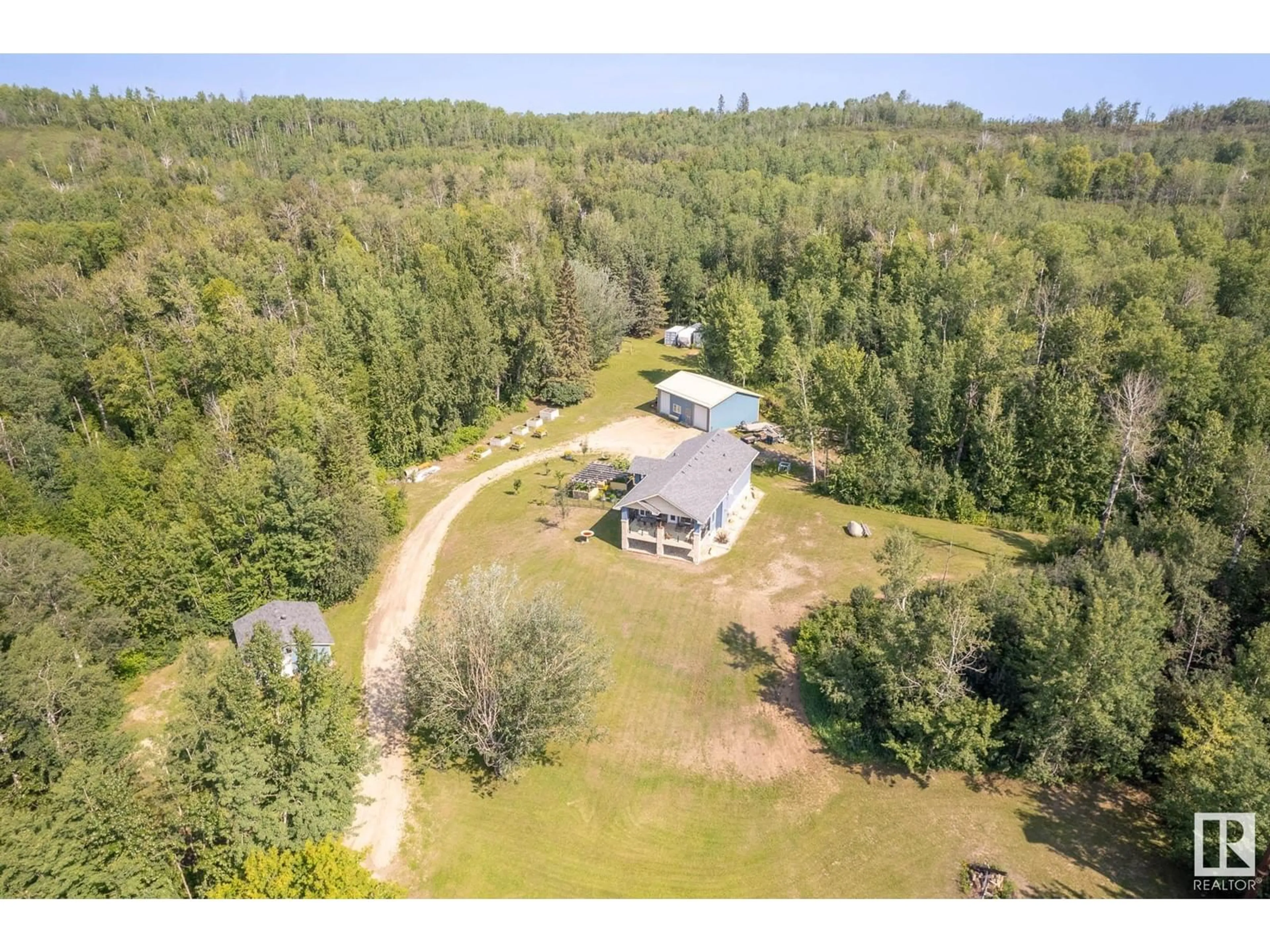 A pic from outside/outdoor area/front of a property/back of a property/a pic from drone, unknown for 4518 LAKESHORE RD, Rural Parkland County Alberta T0E2K0