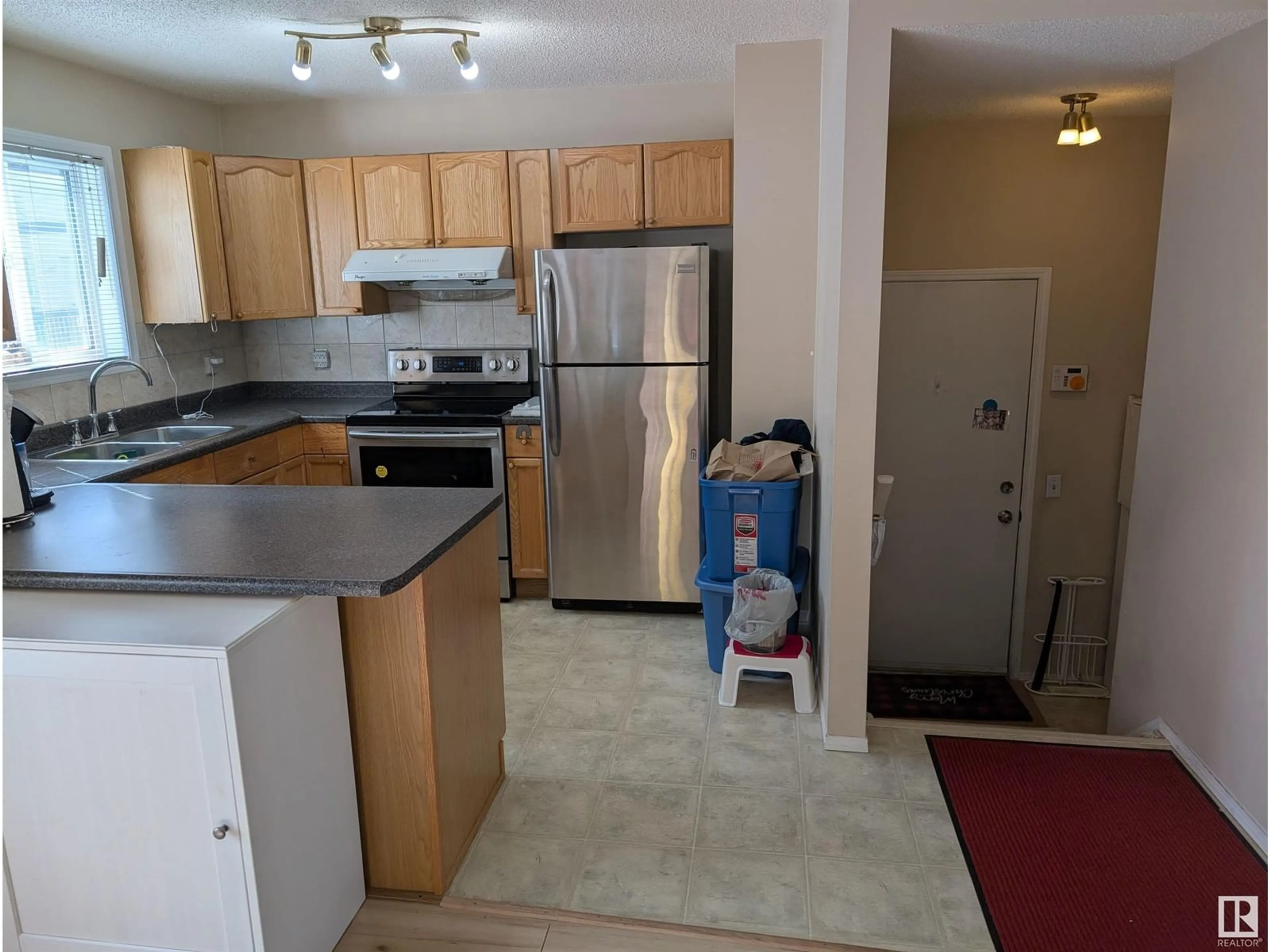 Standard kitchen, unknown for 3 - 10909 106 ST NW, Edmonton Alberta T5H4M7