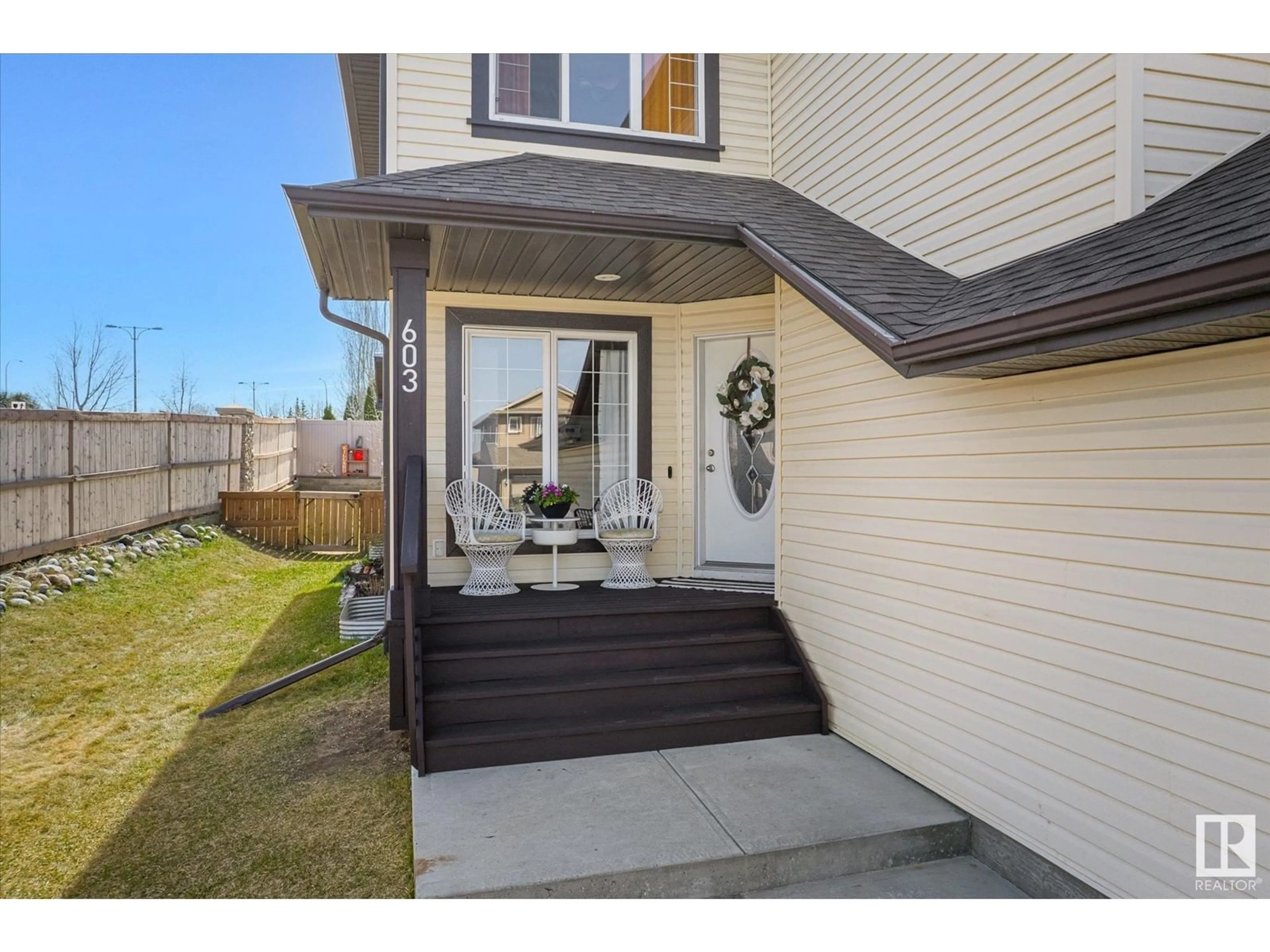 Indoor entryway for 603 SUNCREST WY, Sherwood Park Alberta T8H0G7