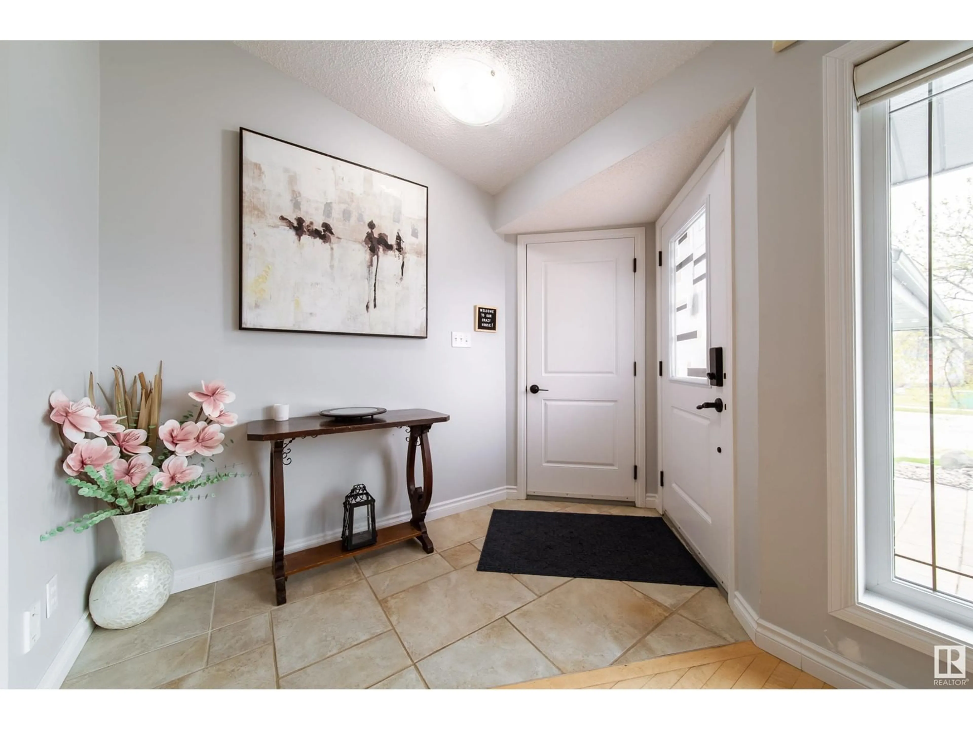 Indoor entryway for 79 DEER RIDGE DR, St. Albert Alberta T8N6A9