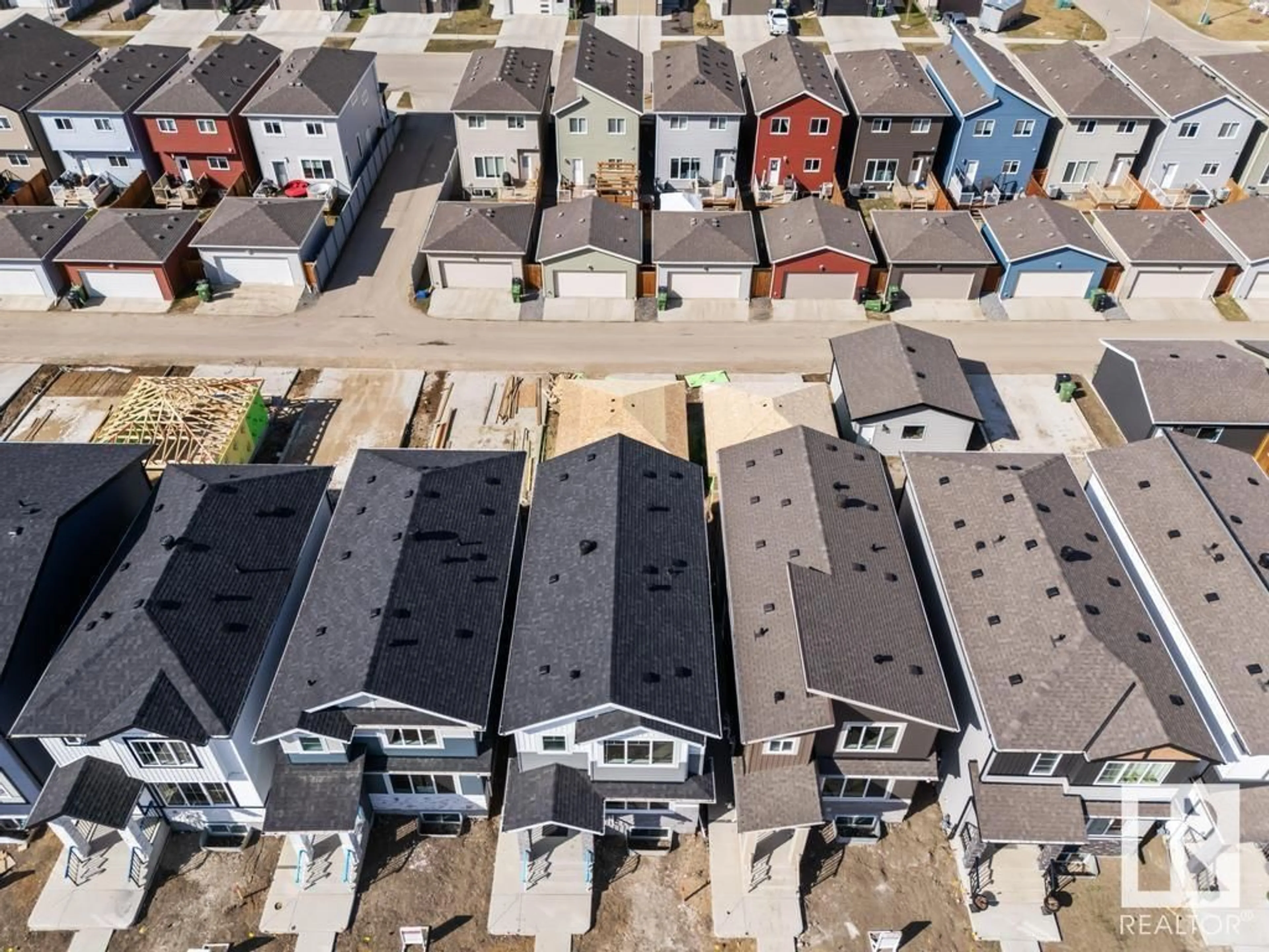 A pic from outside/outdoor area/front of a property/back of a property/a pic from drone, street for 182 STARLING, Fort Saskatchewan Alberta T8L1X5