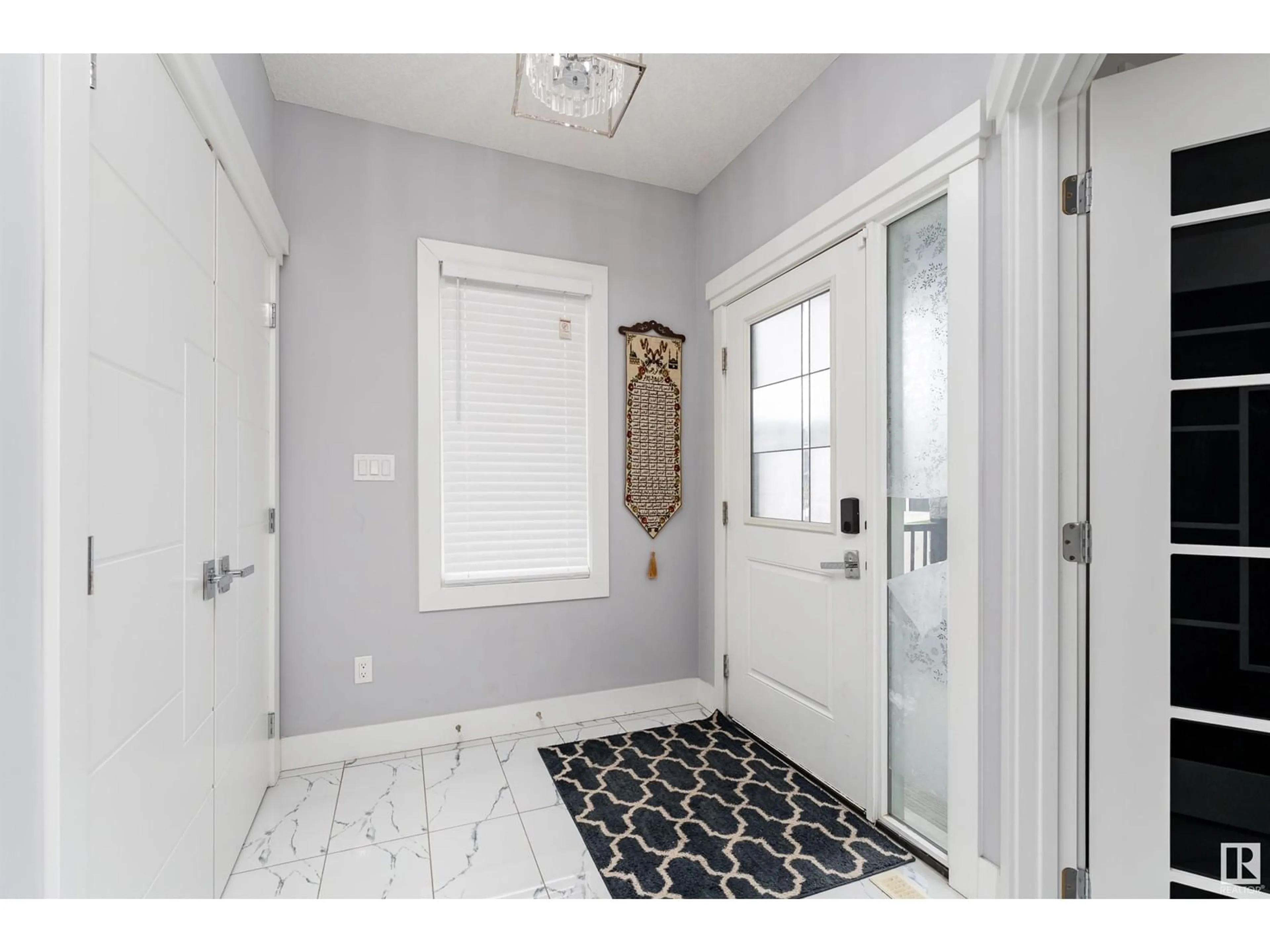 Indoor entryway for 20891 131 AV, Edmonton Alberta T5S0L4