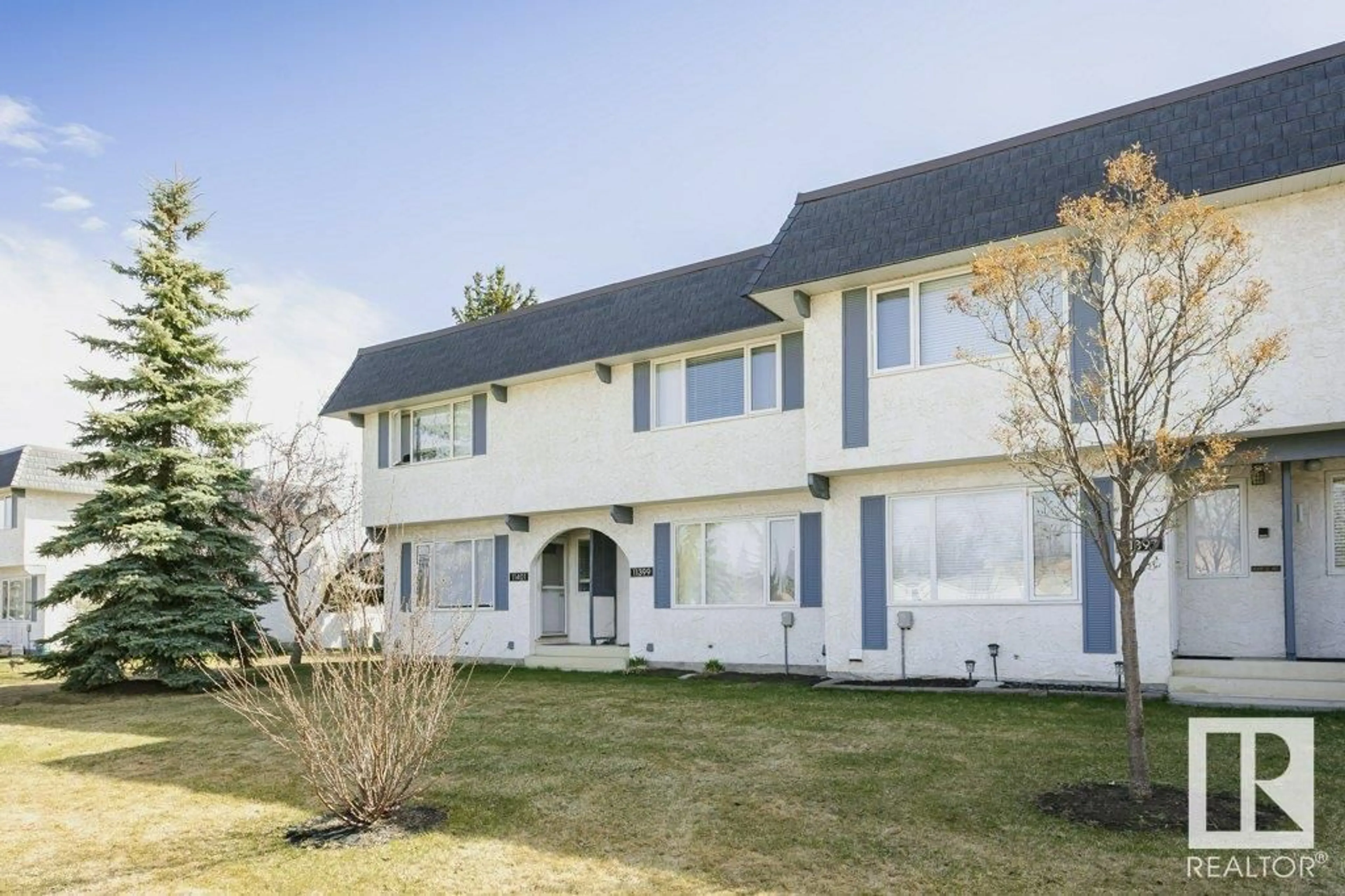 Home with vinyl exterior material, unknown for 11399 22 AV, Edmonton Alberta T6J4V8