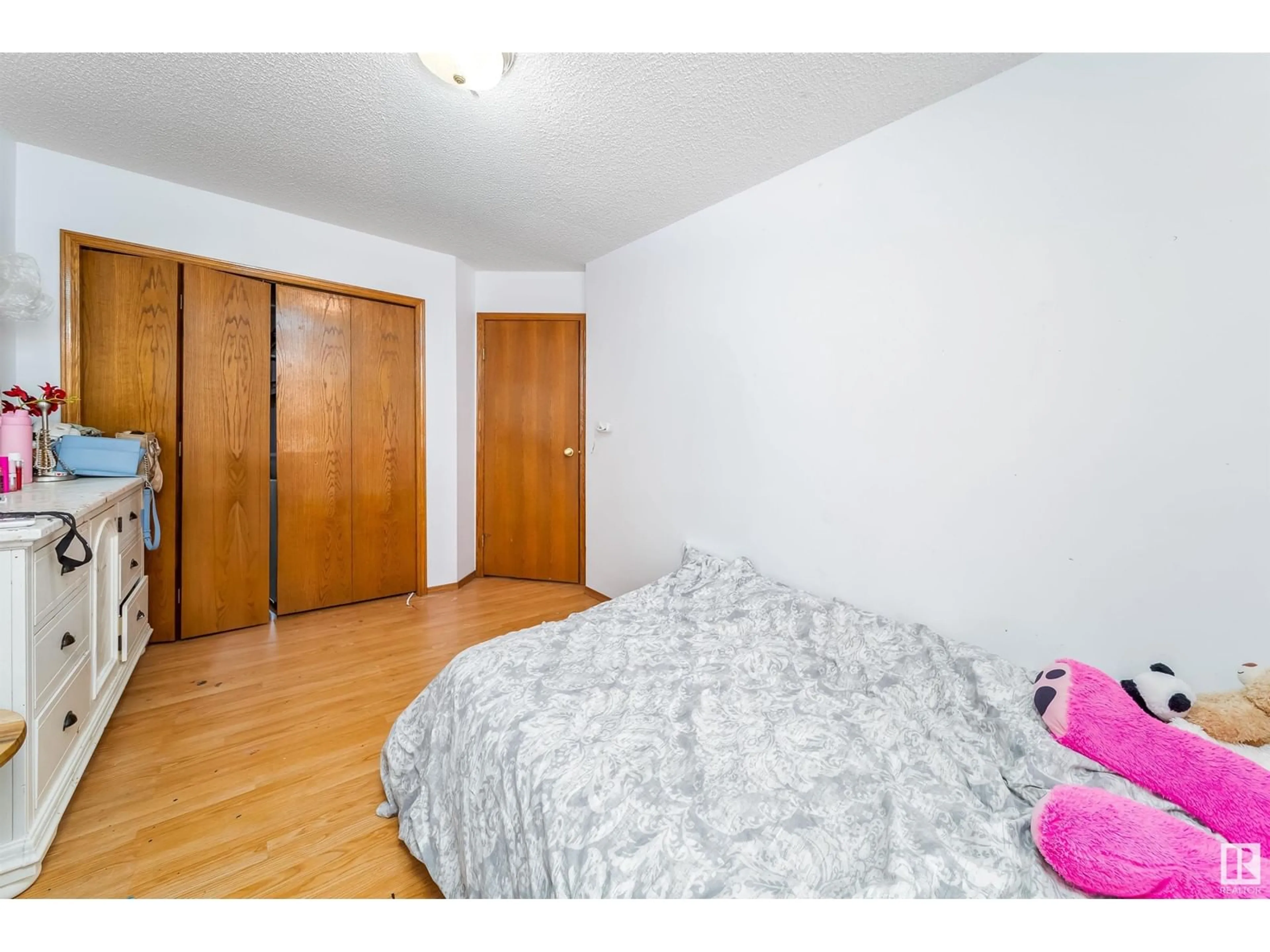 A pic of a room for NW - 7220 158 AV, Edmonton Alberta T5Z2Z6