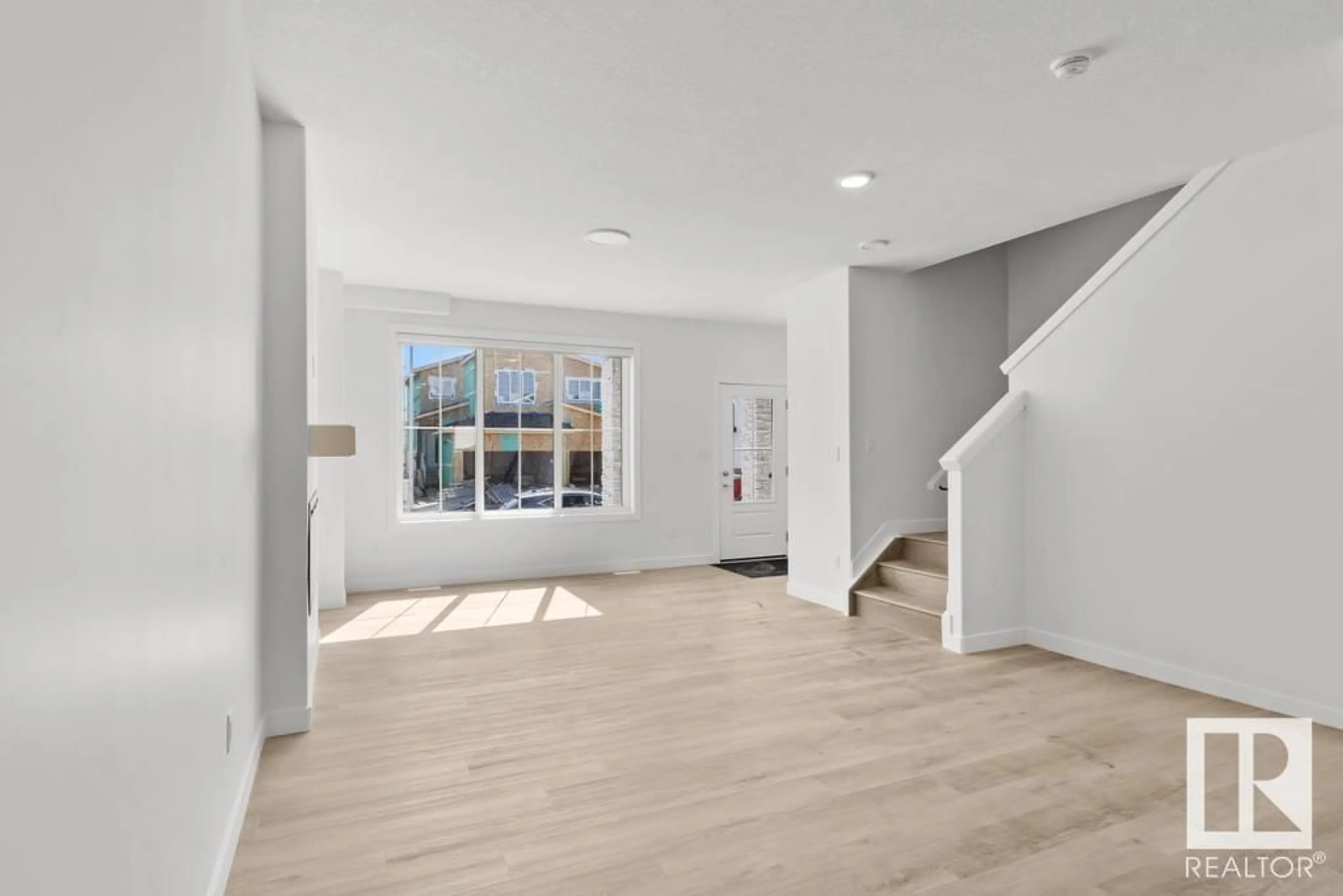 Indoor entryway for 186 STARLING, Fort Saskatchewan Alberta T8L1X5