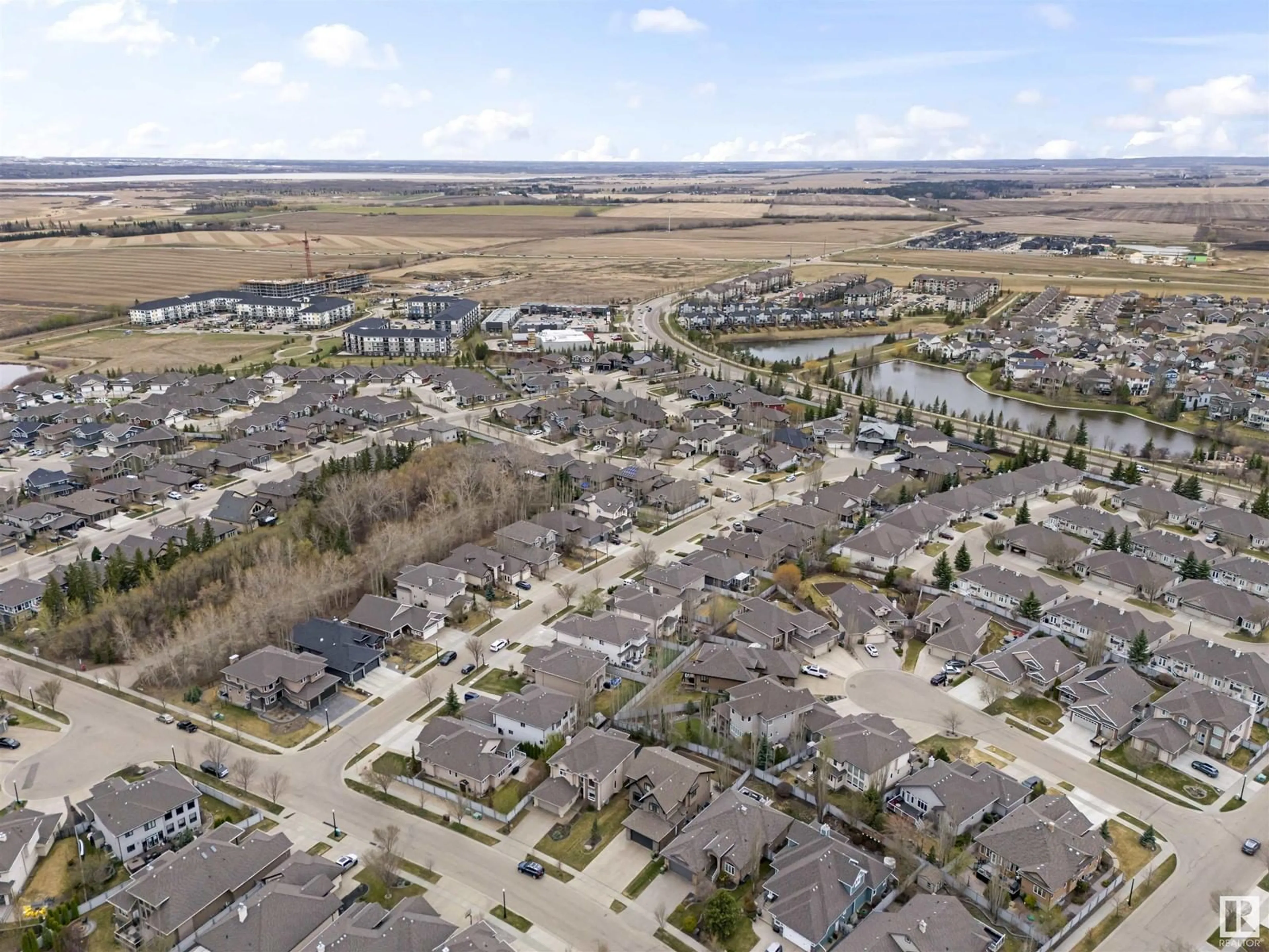 A pic from outside/outdoor area/front of a property/back of a property/a pic from drone, street for 8 LOISELLE WAY, St. Albert Alberta T8N2P3