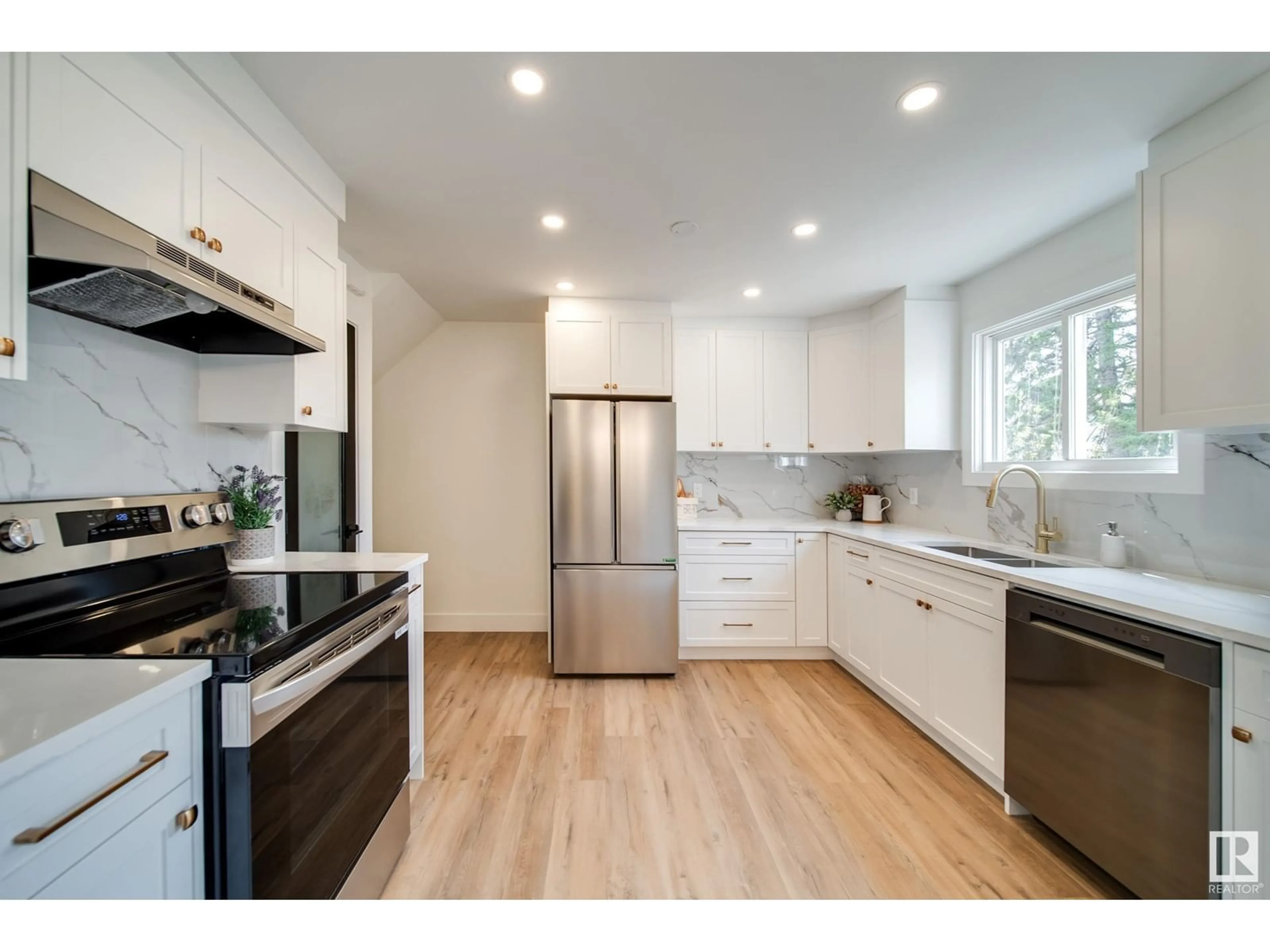 Open concept kitchen, unknown for 137 GRANDIN VG, St. Albert Alberta T8N1R9